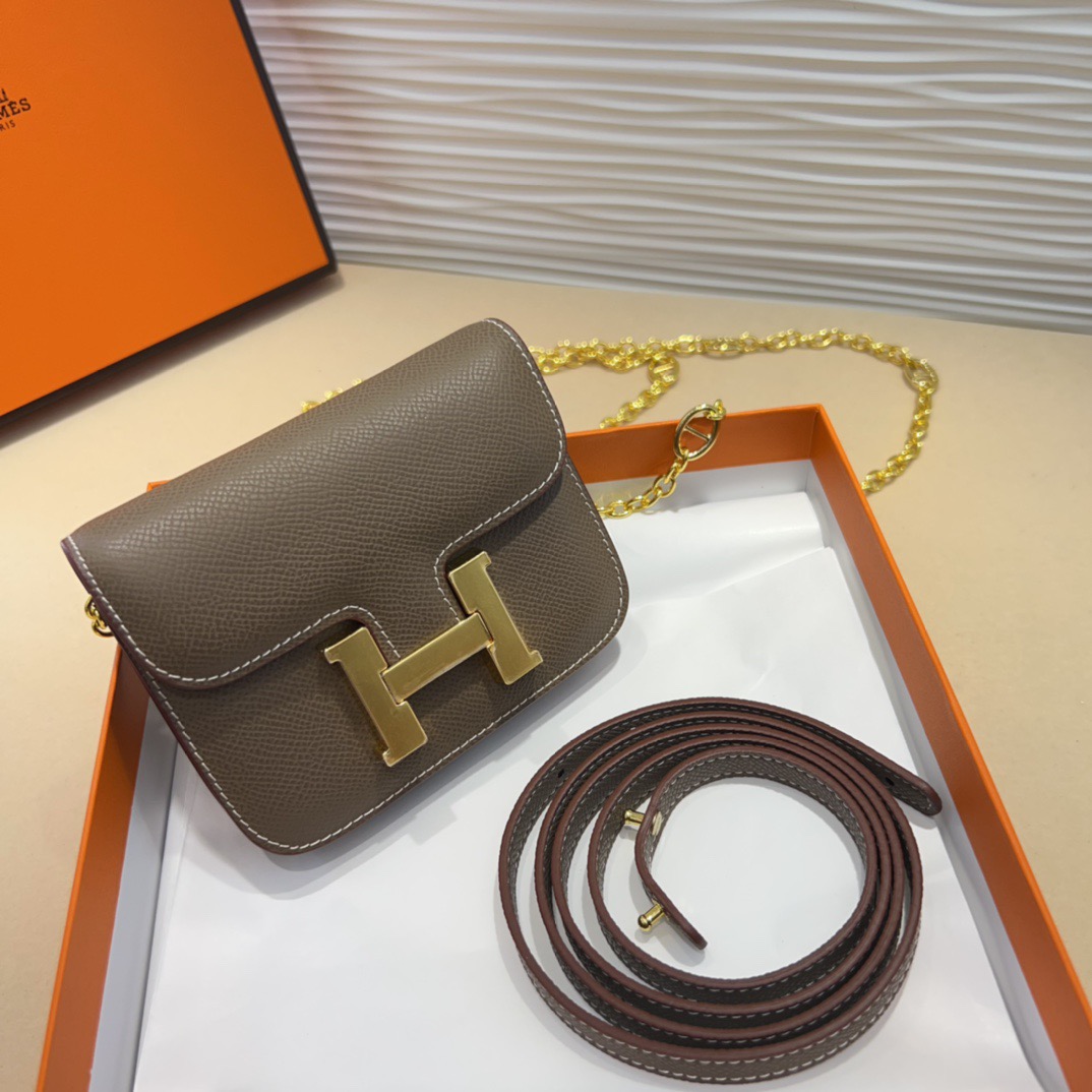 P kelly一直是时尚圈的热宠元素，各路达人都很爱！全套标配包装齐全，这货目前市面连个仿货的影子都木有