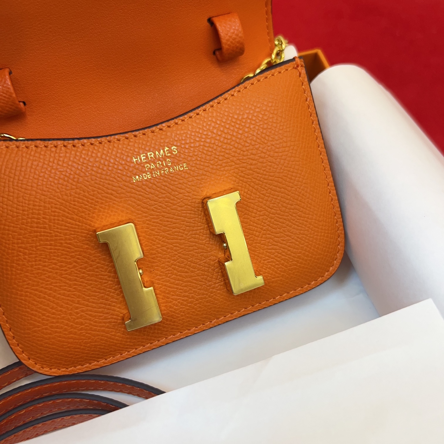 P kelly一直是时尚圈的热宠元素，各路达人都很爱！全套标配包装齐全，这货目前市面连个仿货的影子都木有