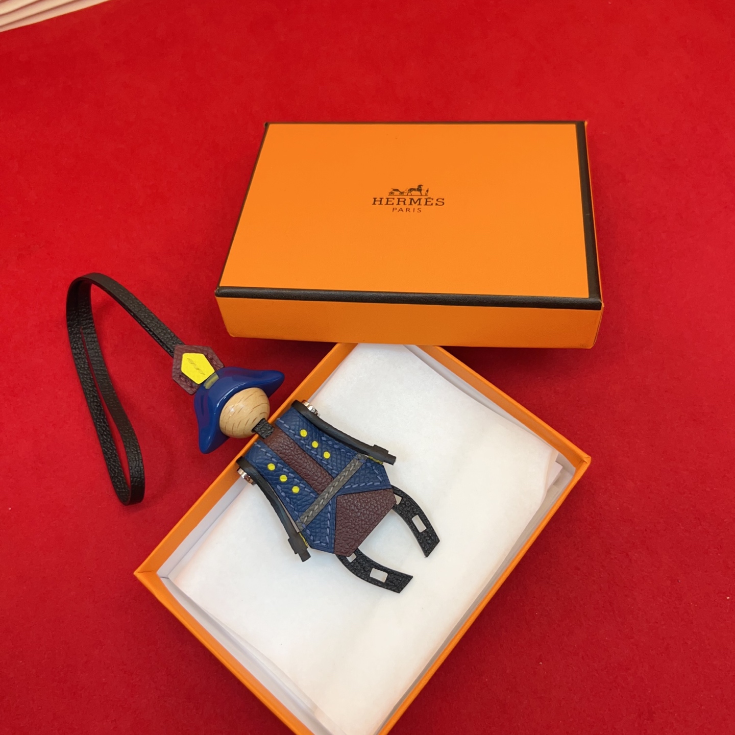 手工制作进口真皮欧美轻奢风海盗车载挂饰吊饰包包挂件。配图片盒子