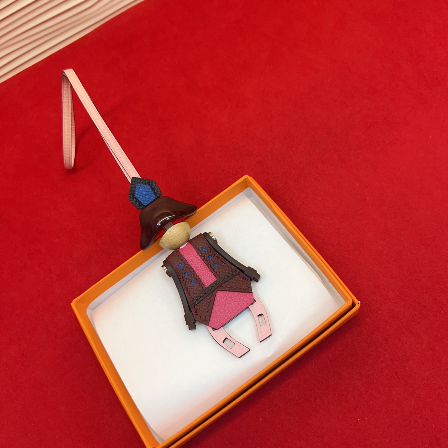 手工制作进口真皮欧美轻奢风海盗车载挂饰吊饰包包挂件。配图片盒子