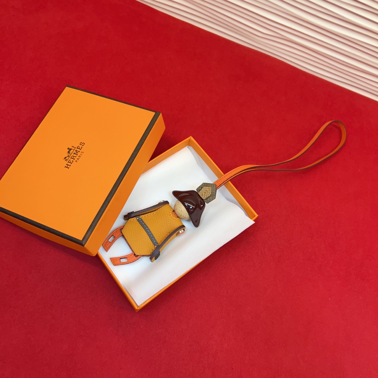 手工制作进口真皮欧美轻奢风海盗车载挂饰吊饰包包挂件。配图片盒子