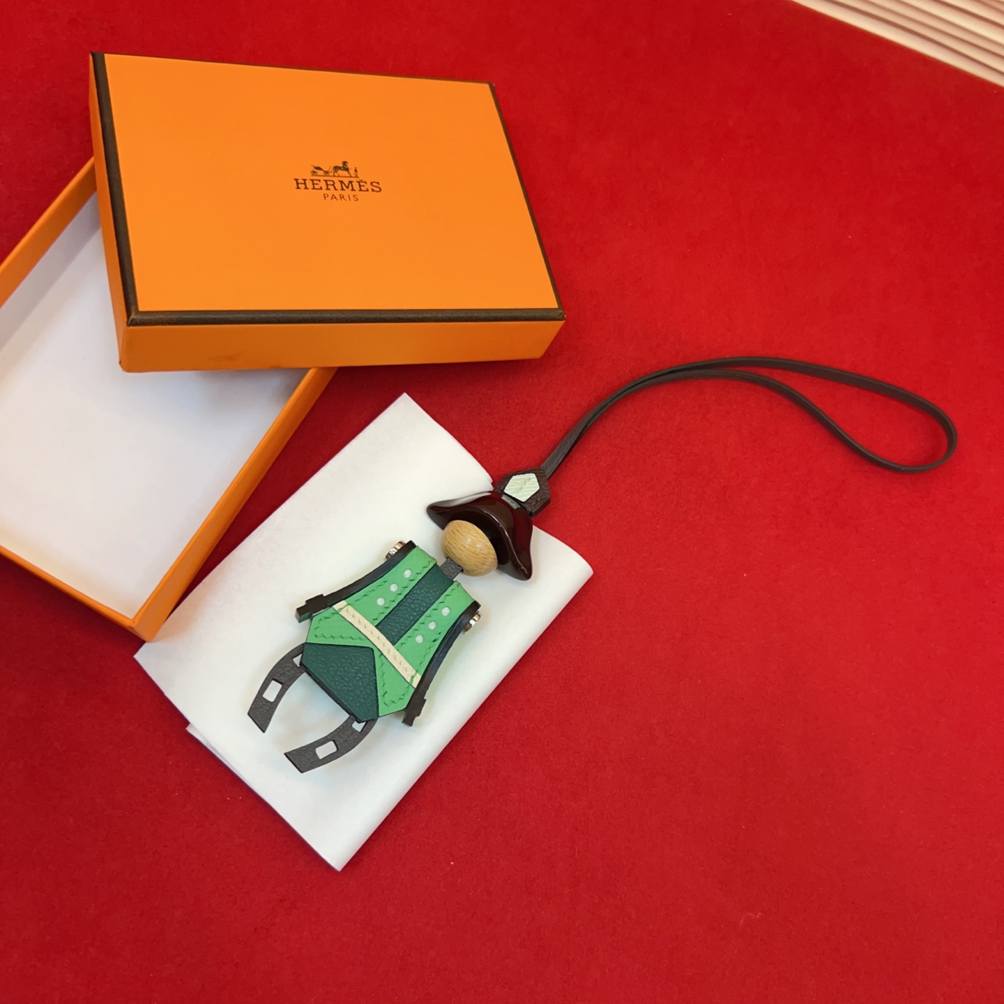 手工制作进口真皮欧美轻奢风海盗车载挂饰吊饰包包挂件。配图片盒子