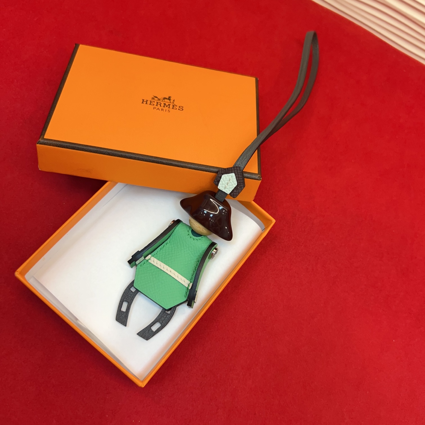 手工制作进口真皮欧美轻奢风海盗车载挂饰吊饰包包挂件。配图片盒子