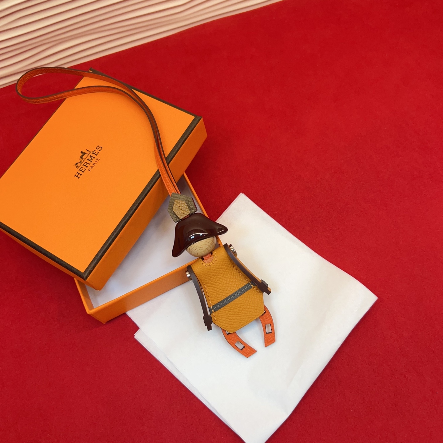 手工制作进口真皮欧美轻奢风海盗车载挂饰吊饰包包挂件。配图片盒子