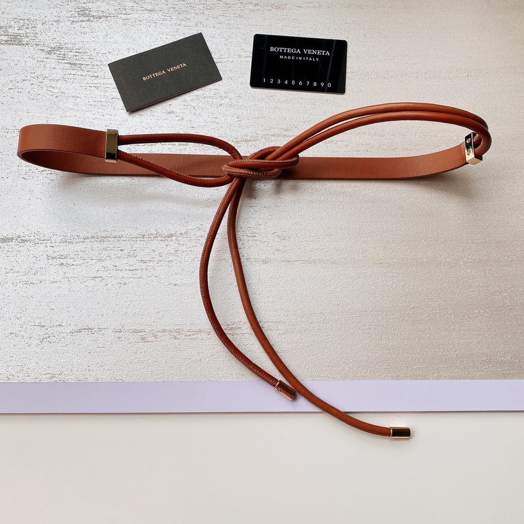 均码对拉皮带组成，实用性强，百搭款式，时尚潮流.有点小性感2.0Cm均码.小羊皮