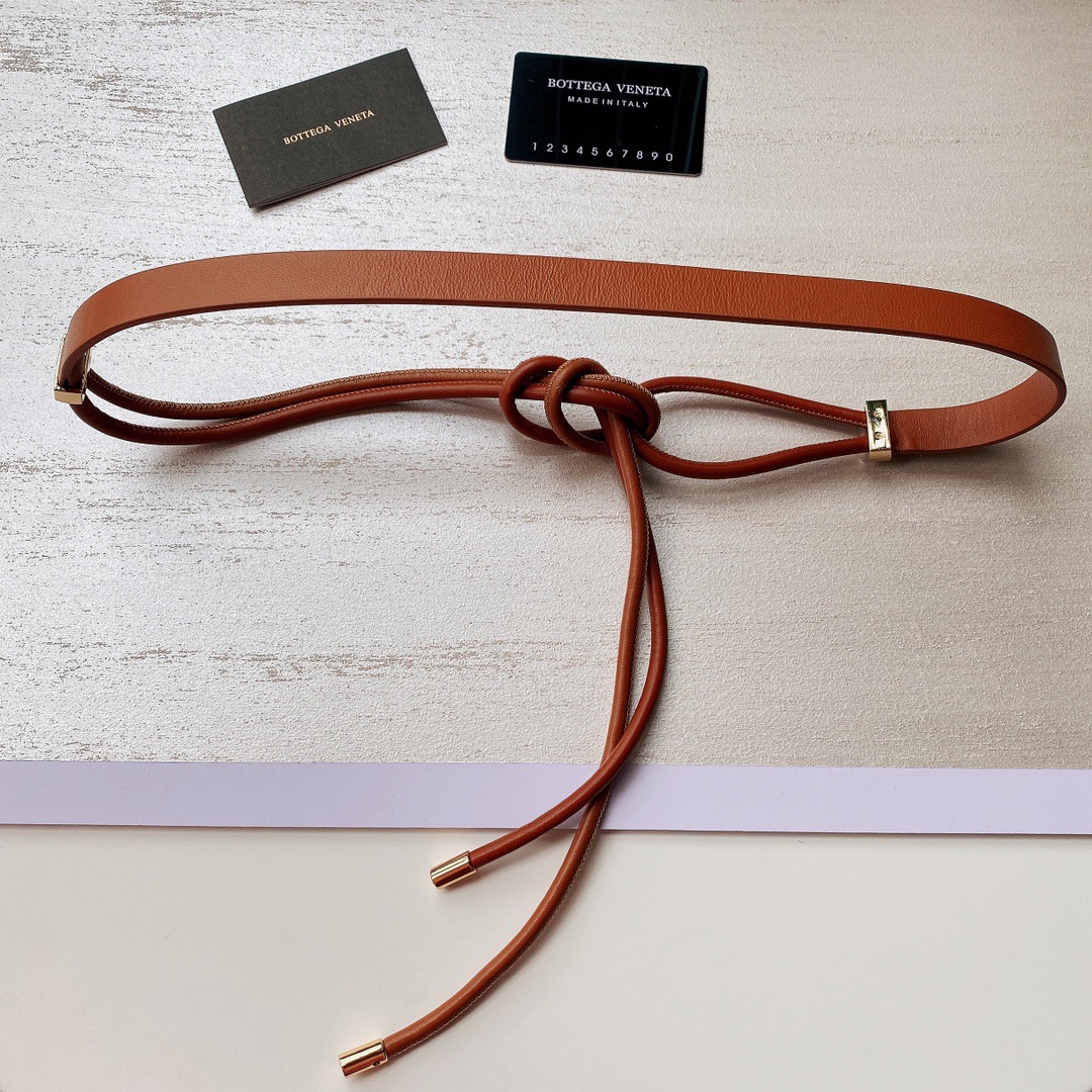 均码对拉皮带组成，实用性强，百搭款式，时尚潮流.有点小性感2.0Cm均码.小羊皮