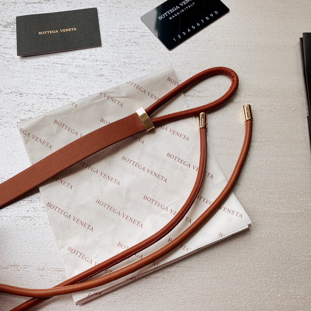 均码对拉皮带组成，实用性强，百搭款式，时尚潮流.有点小性感2.0Cm均码.小羊皮