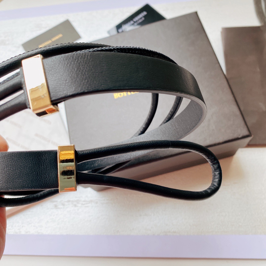 均码对拉皮带组成，实用性强，百搭款式，时尚潮流.有点小性感2.0Cm均码.小羊皮