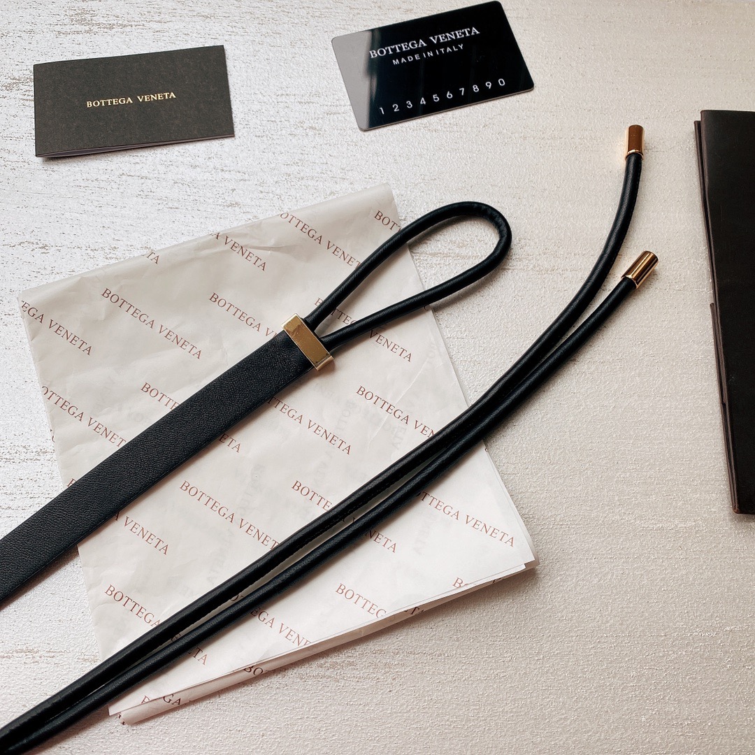 均码对拉皮带组成，实用性强，百搭款式，时尚潮流.有点小性感2.0Cm均码.小羊皮