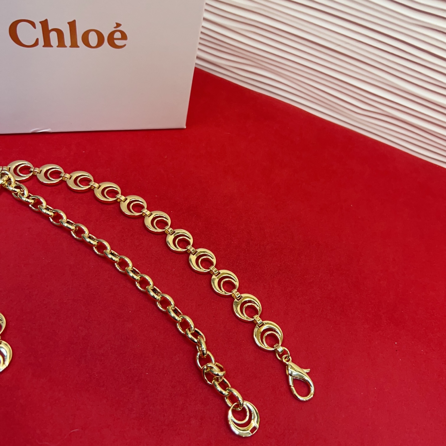 -新款腰链金属链条⛓️腰带-金色调效果-Logo细节开合设计，黄铜材质，搭配超炸感.