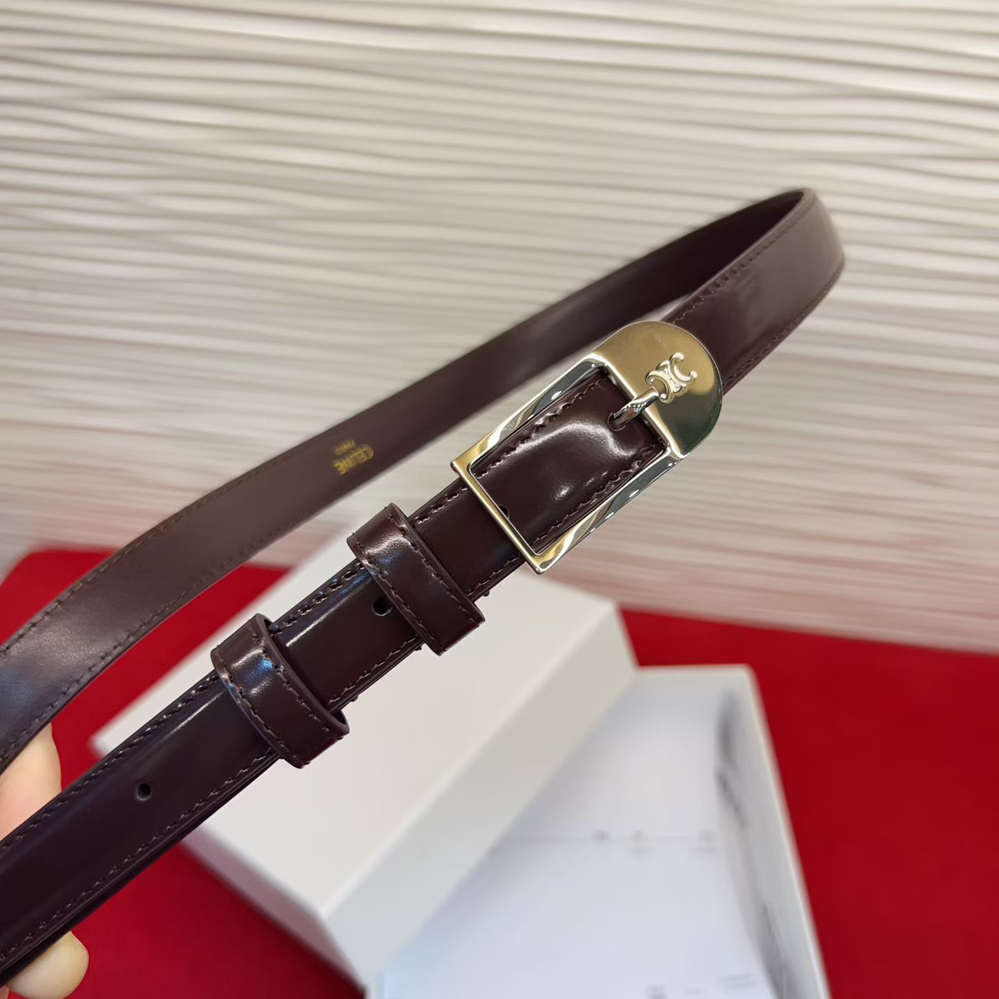 赛琳女装原单新款宽度:1.8cm精品凯旋门铜扣，正品复刻进口精选优质头层小牛皮，全粒面小牛皮，正版烫金l