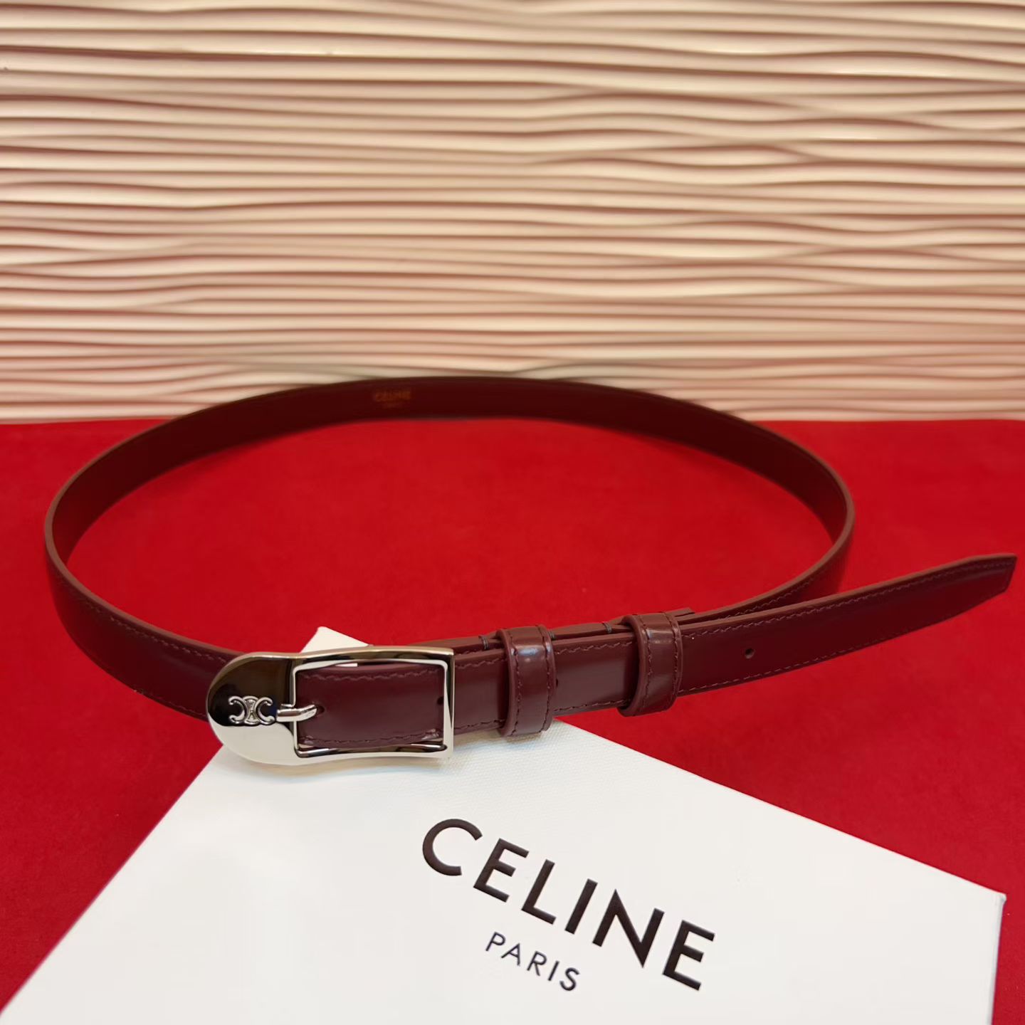 赛琳女装原单新款宽度:1.8cm精品凯旋门铜扣，正品复刻进口精选优质头层小牛皮，全粒面小牛皮，正版烫金l