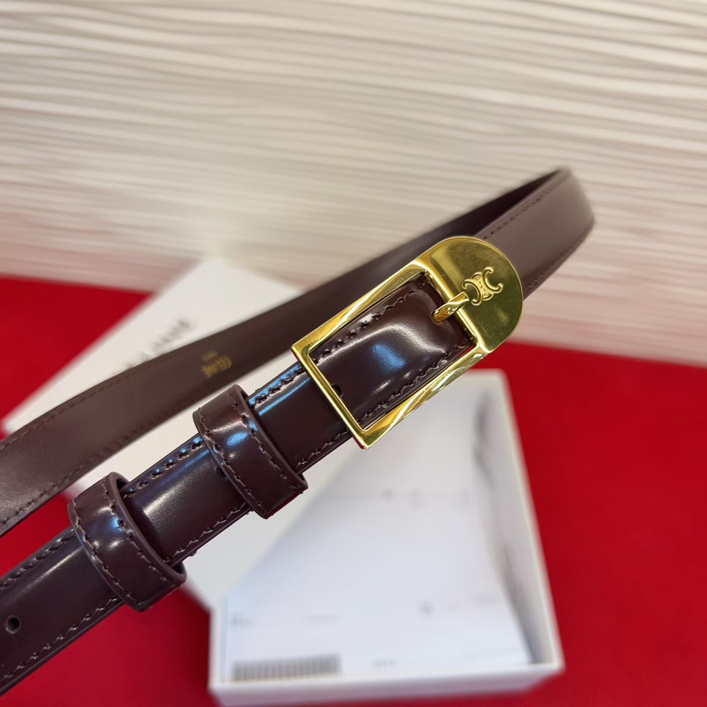 赛琳女装原单新款宽度:1.8cm精品凯旋门铜扣，正品复刻进口精选优质头层小牛皮，全粒面小牛皮，正版烫金l