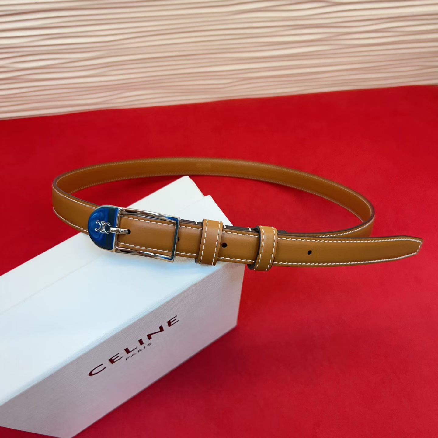 赛琳女装原单新款宽度:1.8cm精品凯旋门铜扣，正品复刻进口精选优质头层小牛皮，全粒面小牛皮，正版烫金l