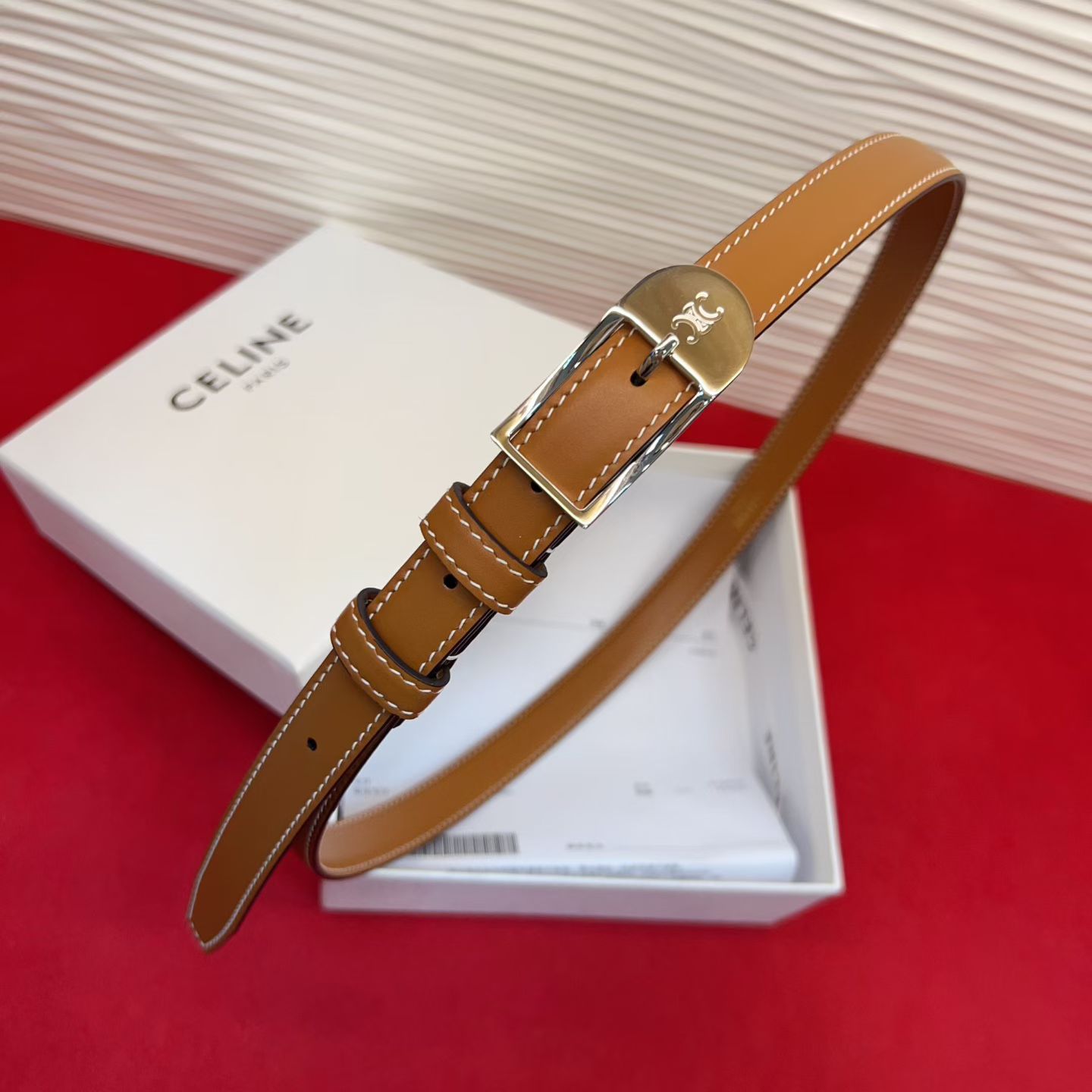 赛琳女装原单新款宽度:1.8cm精品凯旋门铜扣，正品复刻进口精选优质头层小牛皮，全粒面小牛皮，正版烫金l