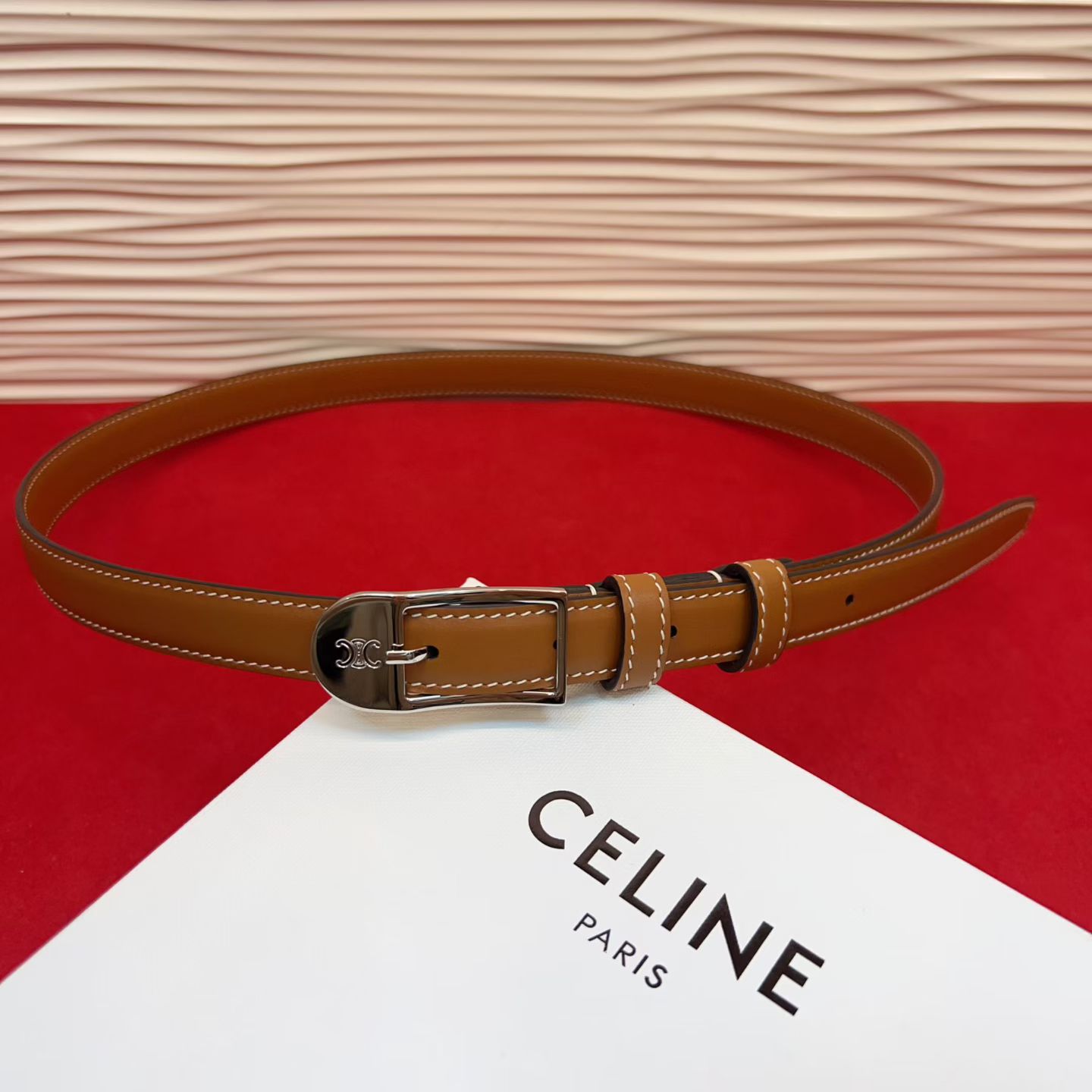 赛琳女装原单新款宽度:1.8cm精品凯旋门铜扣，正品复刻进口精选优质头层小牛皮，全粒面小牛皮，正版烫金l