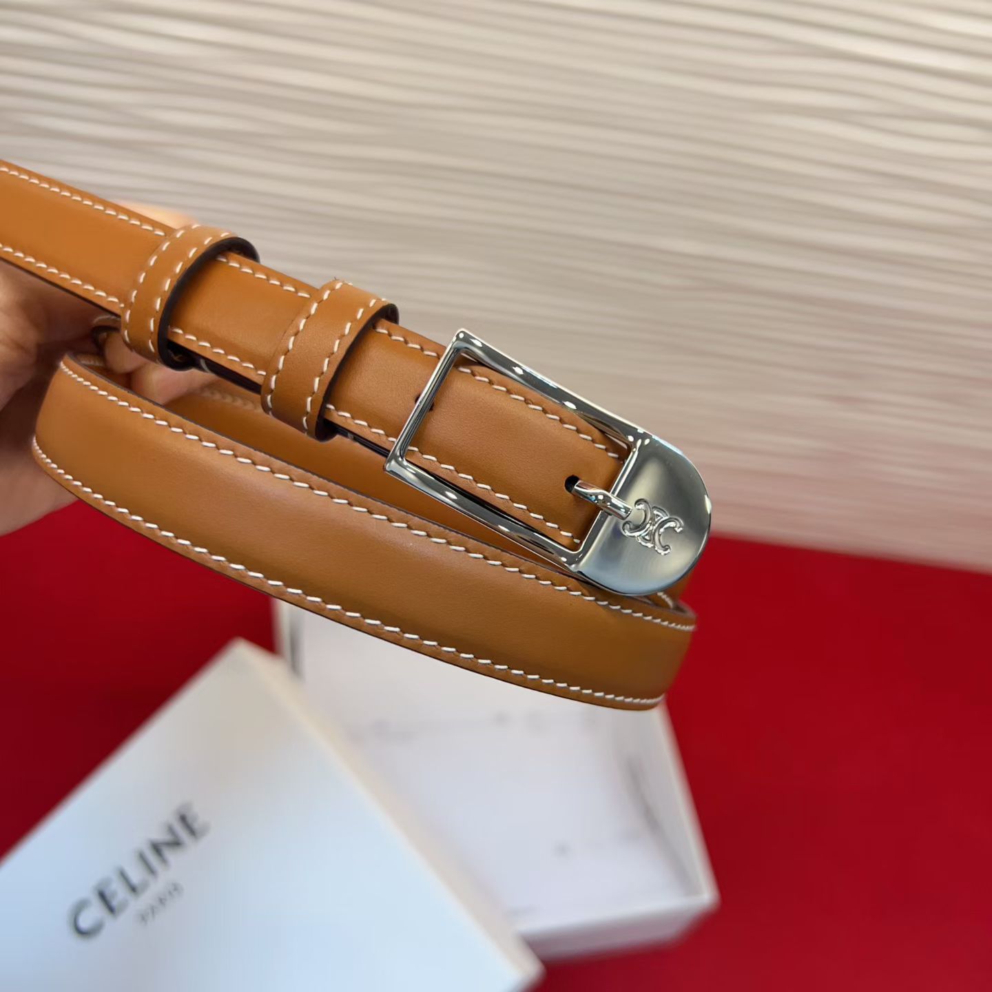 赛琳女装原单新款宽度:1.8cm精品凯旋门铜扣，正品复刻进口精选优质头层小牛皮，全粒面小牛皮，正版烫金l