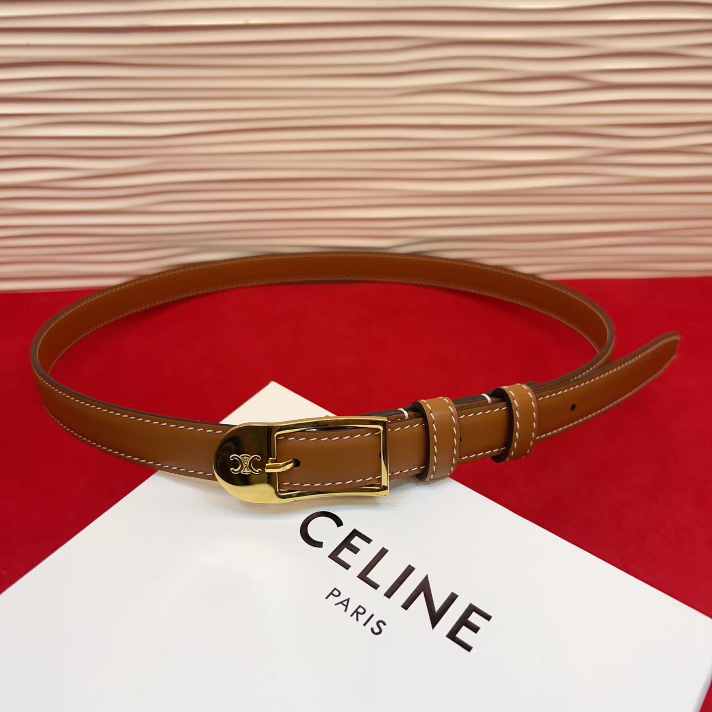 赛琳女装原单新款宽度:1.8cm精品凯旋门铜扣，正品复刻进口精选优质头层小牛皮，全粒面小牛皮，正版烫金l