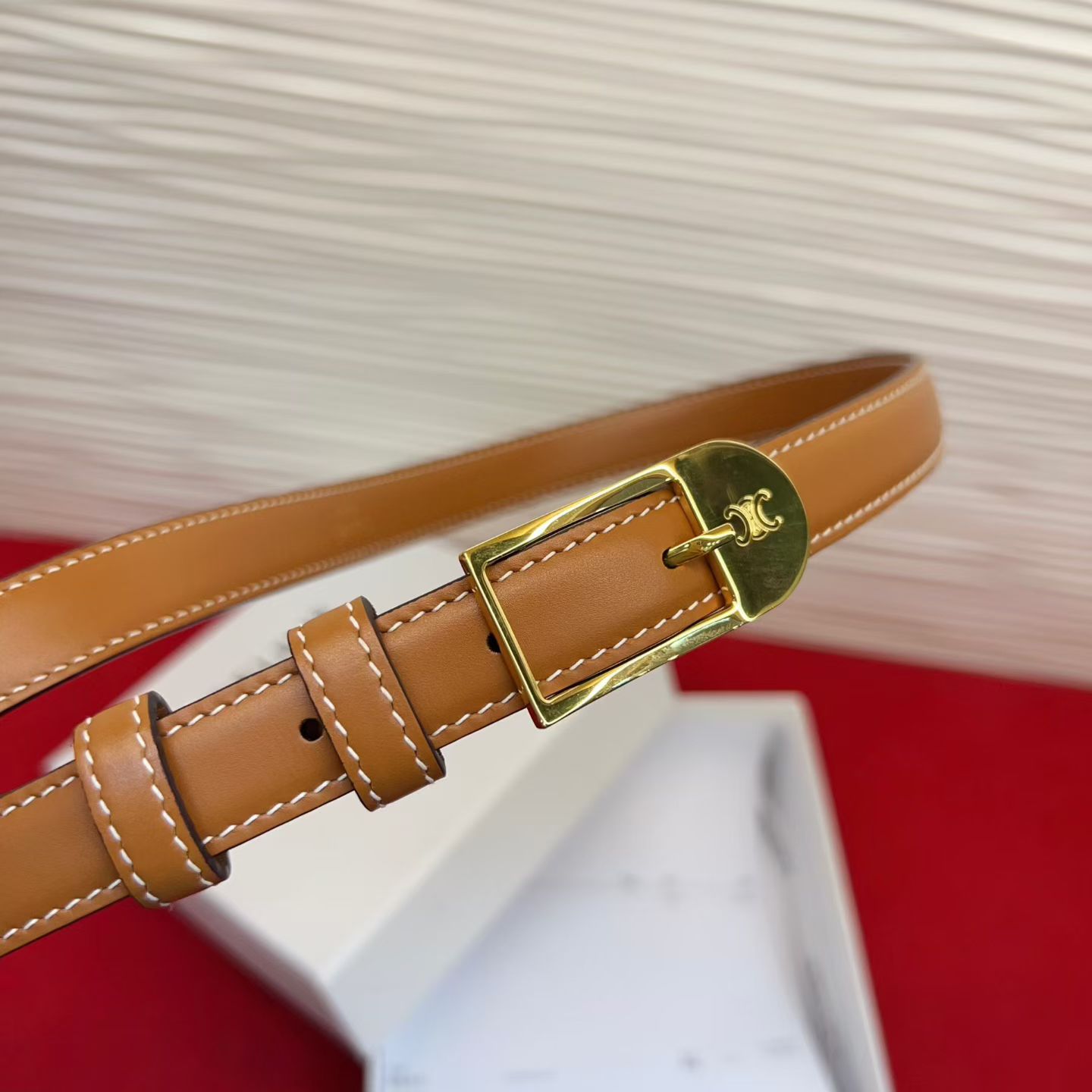 赛琳女装原单新款宽度:1.8cm精品凯旋门铜扣，正品复刻进口精选优质头层小牛皮，全粒面小牛皮，正版烫金l