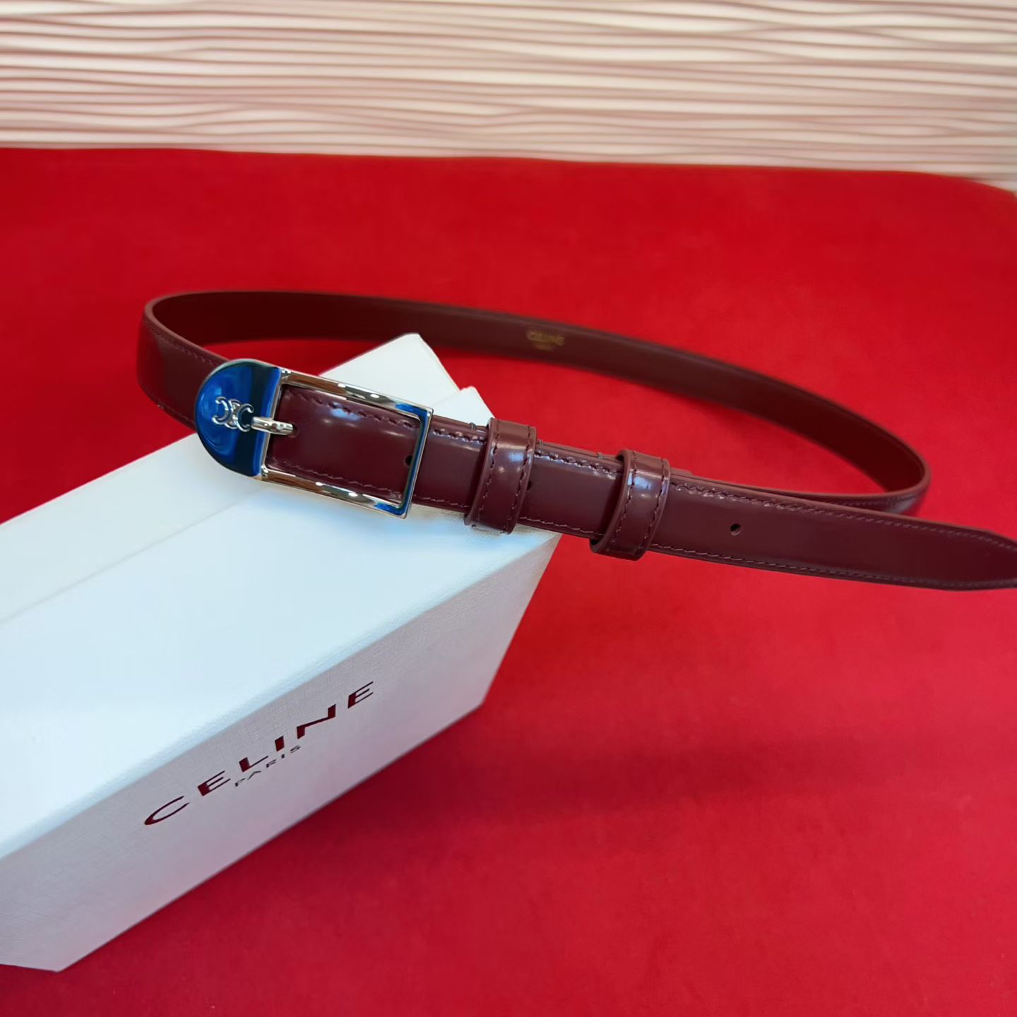 赛琳女装原单新款宽度:1.8cm精品凯旋门铜扣，正品复刻进口精选优质头层小牛皮，全粒面小牛皮，正版烫金l