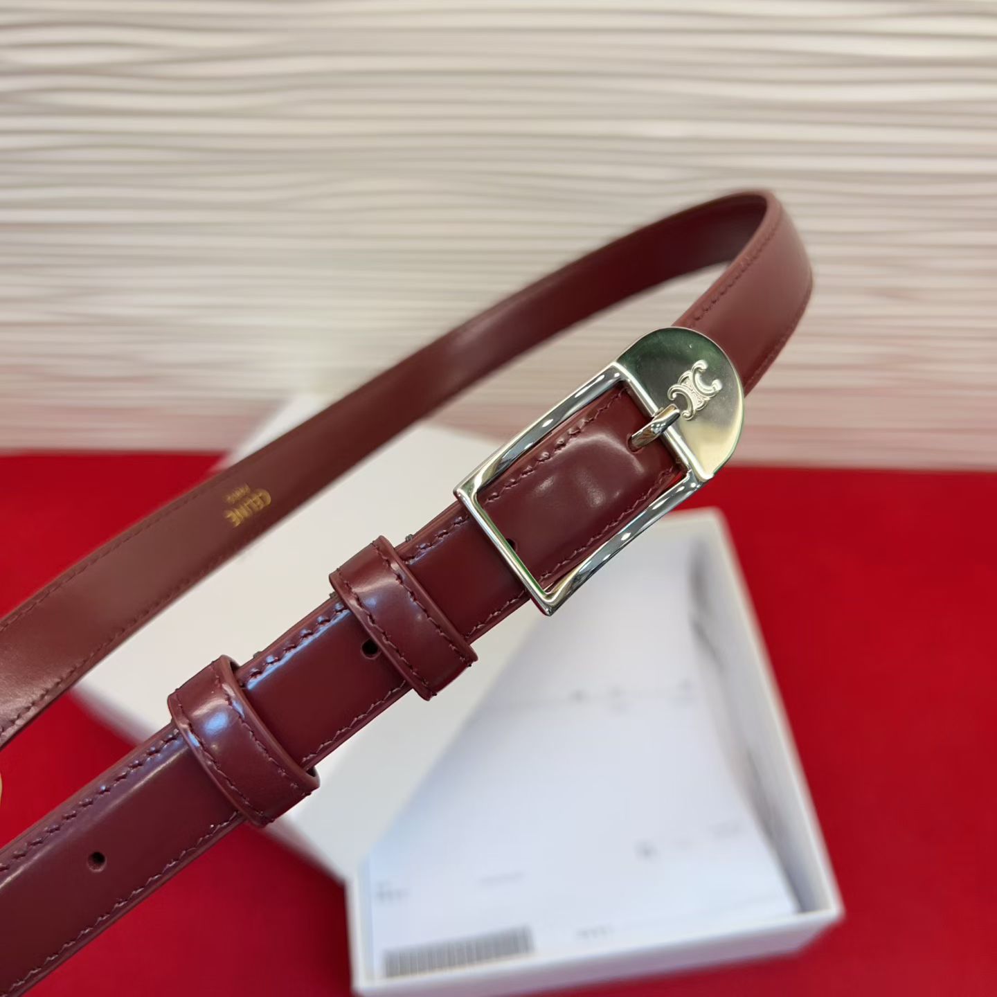 赛琳女装原单新款宽度:1.8cm精品凯旋门铜扣，正品复刻进口精选优质头层小牛皮，全粒面小牛皮，正版烫金l