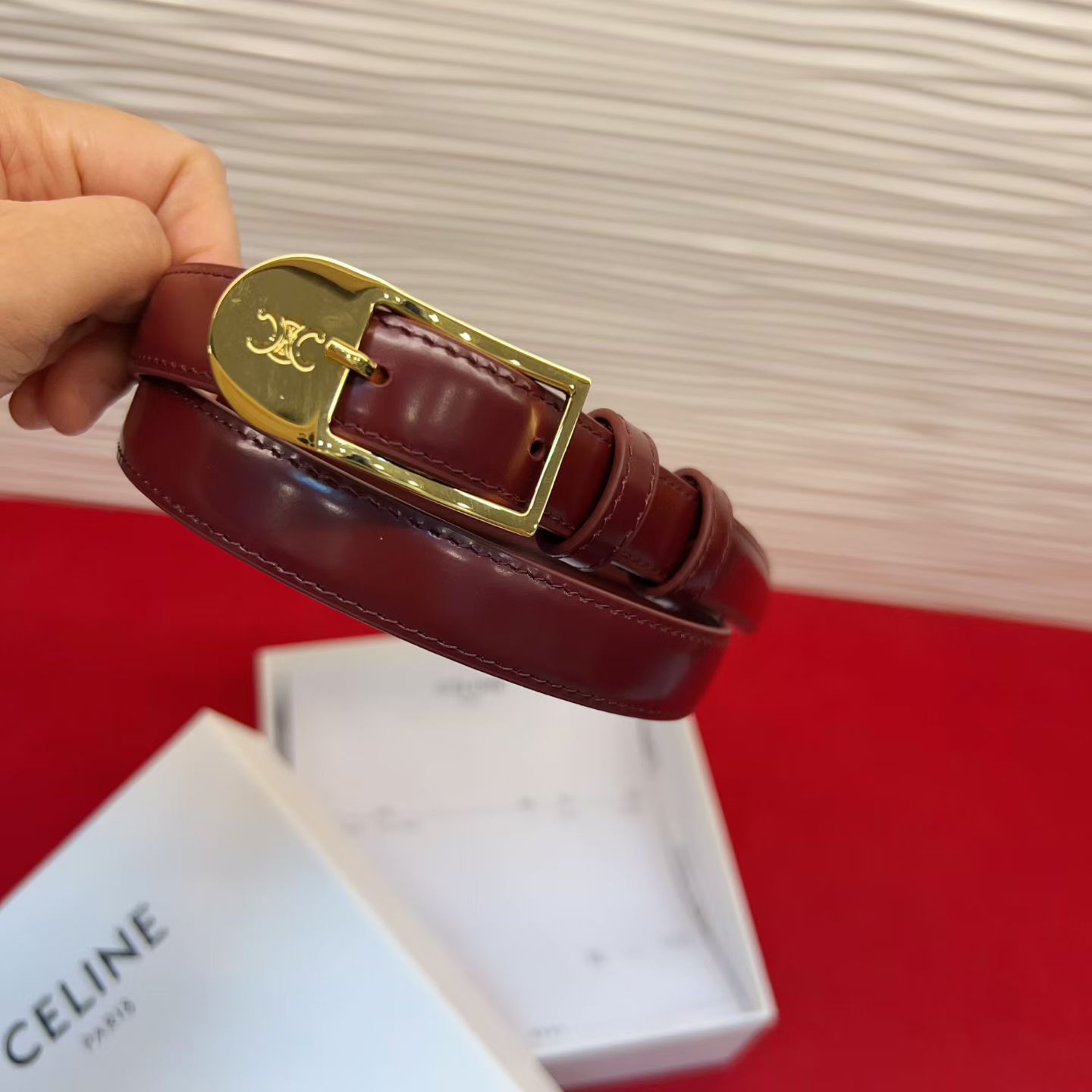 赛琳女装原单新款宽度:1.8cm精品凯旋门铜扣，正品复刻进口精选优质头层小牛皮，全粒面小牛皮，正版烫金l