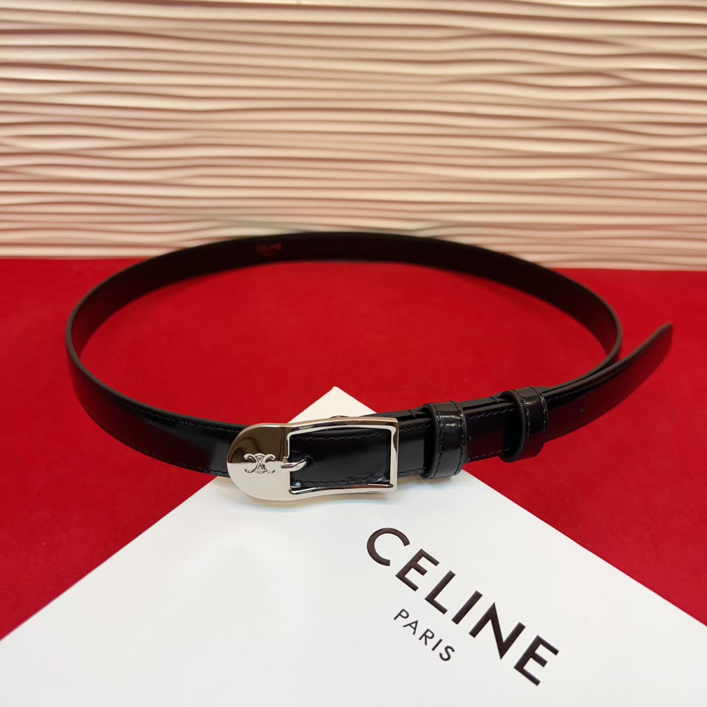 赛琳女装原单新款宽度:1.8cm精品凯旋门铜扣，正品复刻进口精选优质头层小牛皮，全粒面小牛皮，正版烫金l