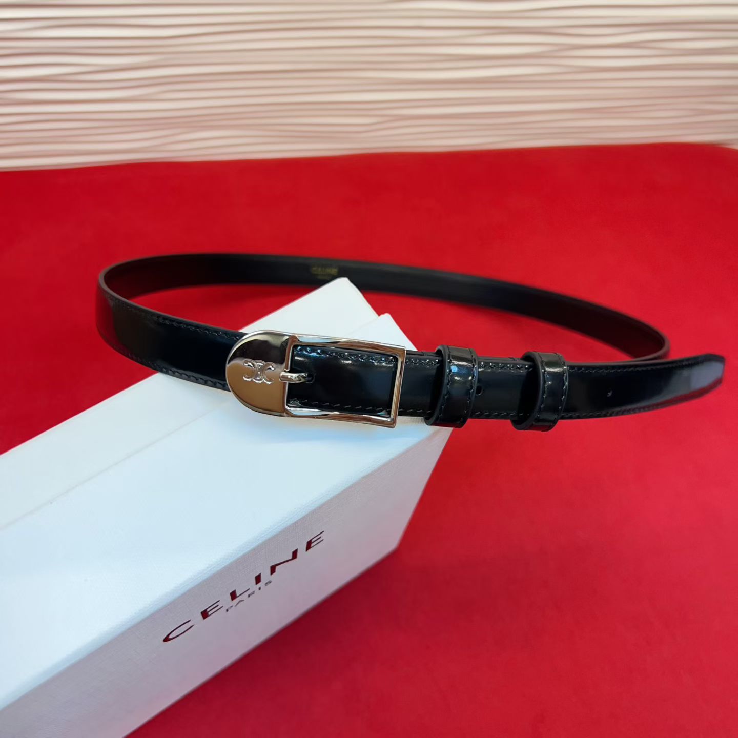 赛琳女装原单新款宽度:1.8cm精品凯旋门铜扣，正品复刻进口精选优质头层小牛皮，全粒面小牛皮，正版烫金l