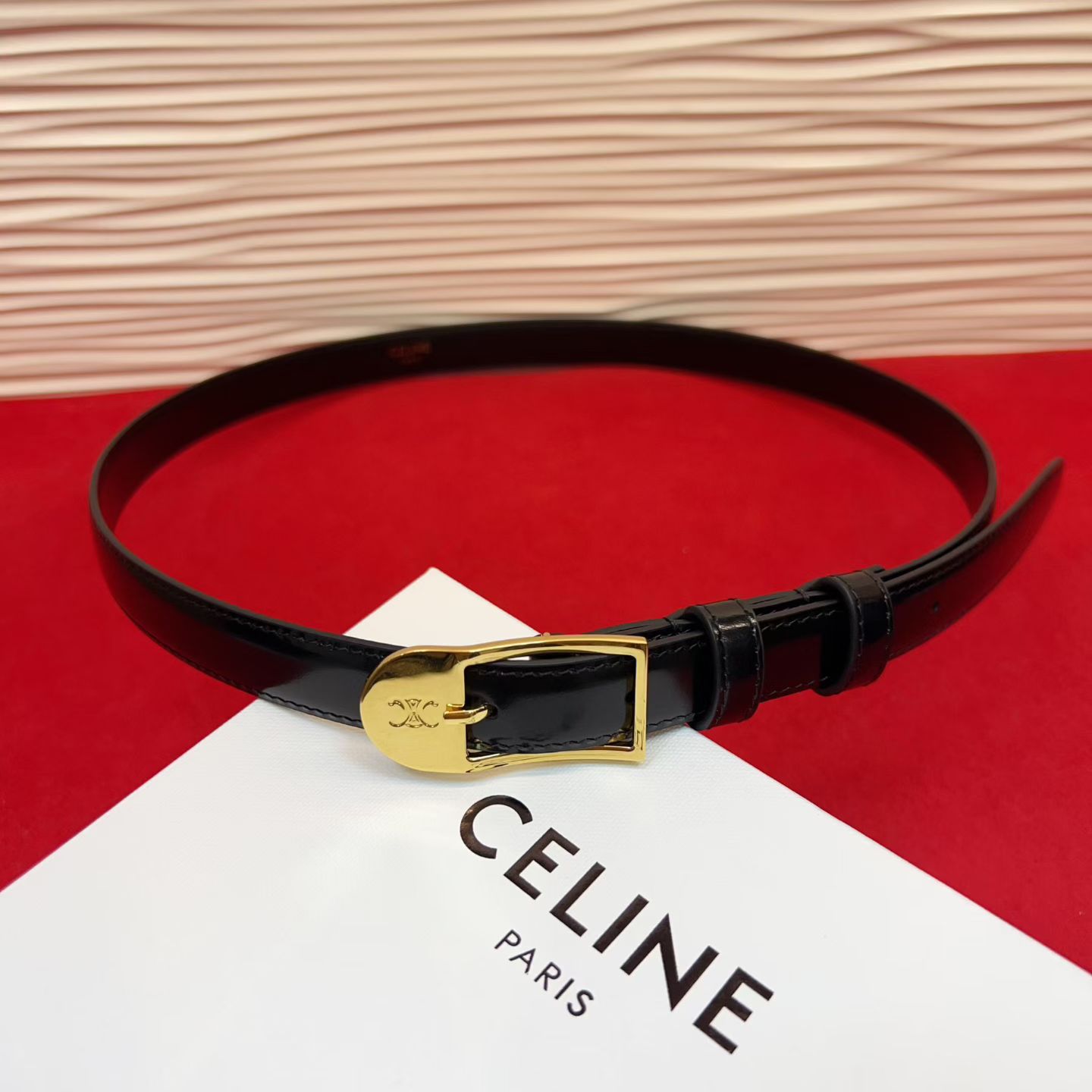 赛琳女装原单新款宽度:1.8cm精品凯旋门铜扣，正品复刻进口精选优质头层小牛皮，全粒面小牛皮，正版烫金l