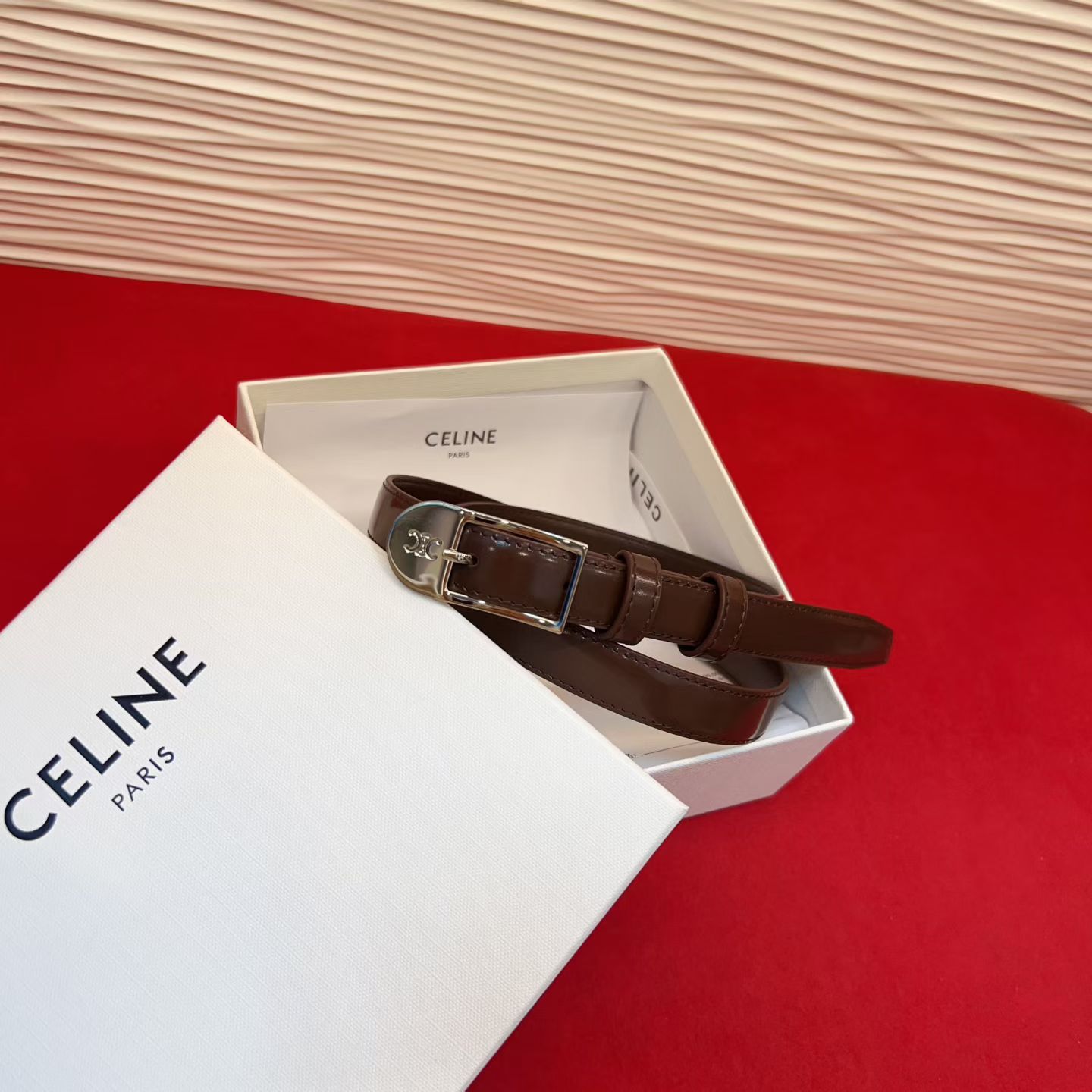 赛琳女装原单新款宽度:1.8cm精品凯旋门铜扣，正品复刻进口精选优质头层小牛皮，全粒面小牛皮，正版烫金l