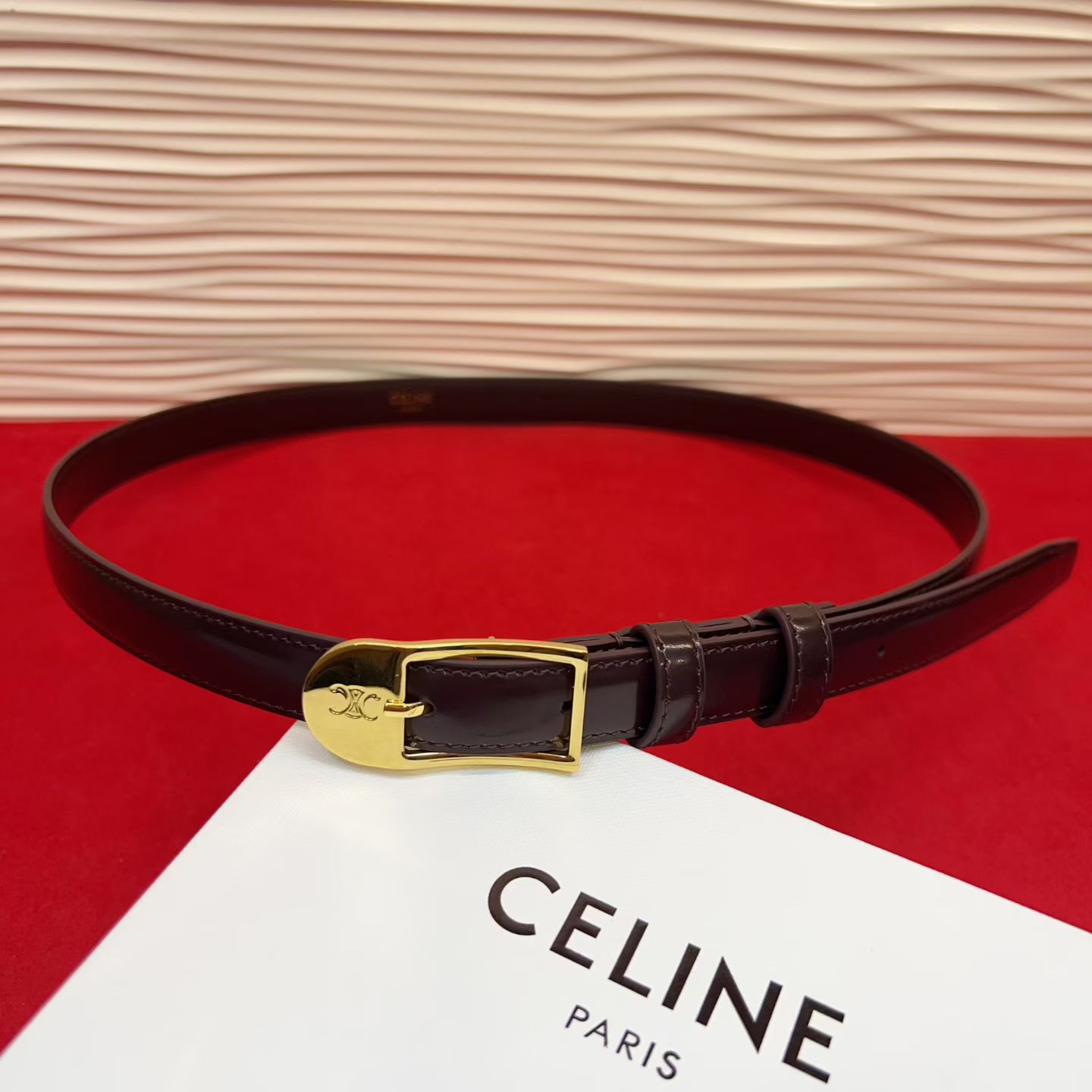 赛琳女装原单新款宽度:1.8cm精品凯旋门铜扣，正品复刻进口精选优质头层小牛皮，全粒面小牛皮，正版烫金l