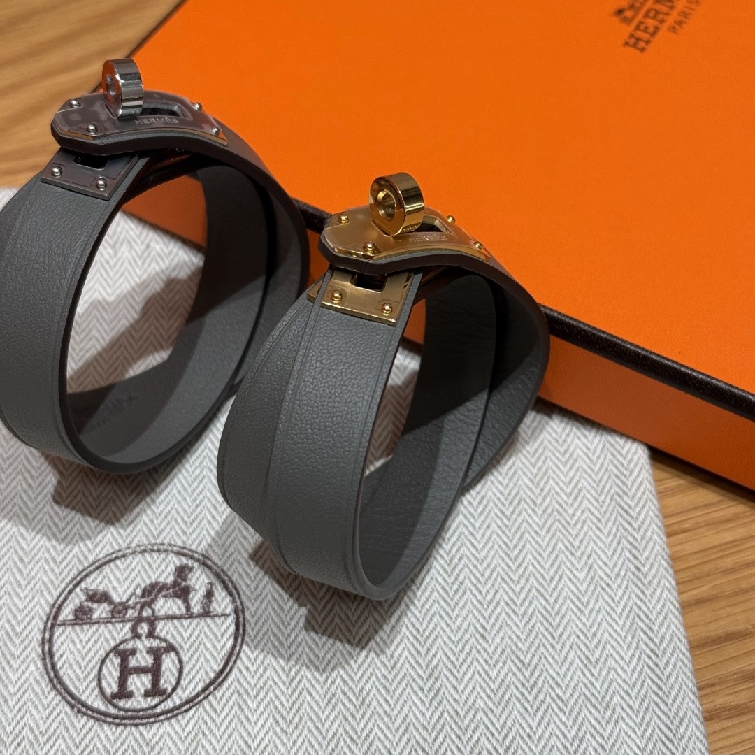 集合图🥳迷你Kelly 双圈手镯Swift 小牛皮双圈手镯，镀金迷你kelly锁扣，法国制作🇫🇷size