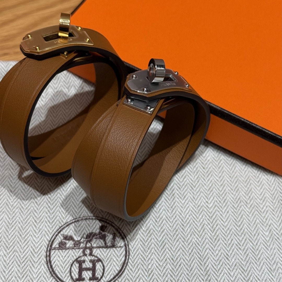 集合图🥳迷你Kelly 双圈手镯Swift 小牛皮双圈手镯，镀金迷你kelly锁扣，法国制作🇫🇷size