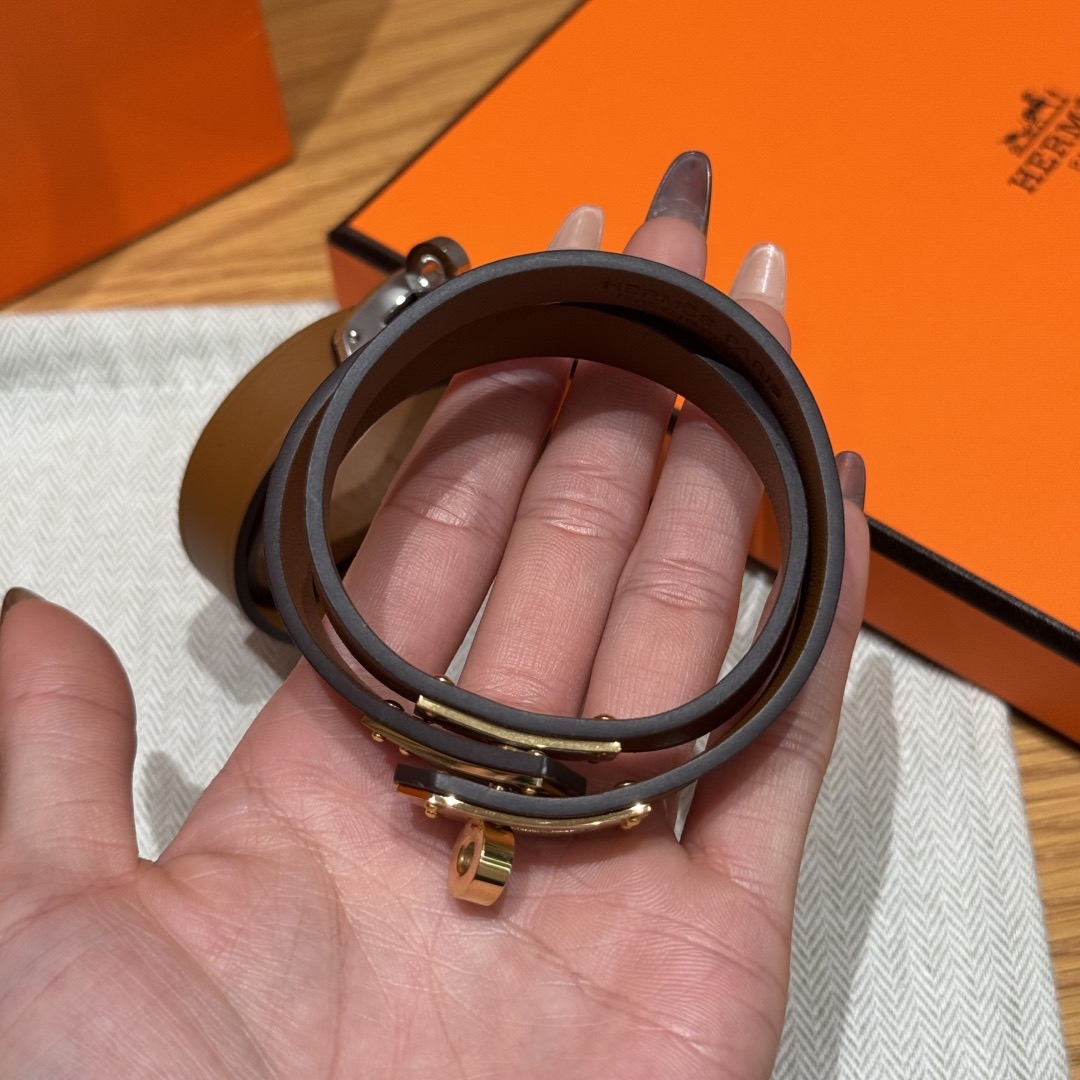 集合图🥳迷你Kelly 双圈手镯Swift 小牛皮双圈手镯，镀金迷你kelly锁扣，法国制作🇫🇷size