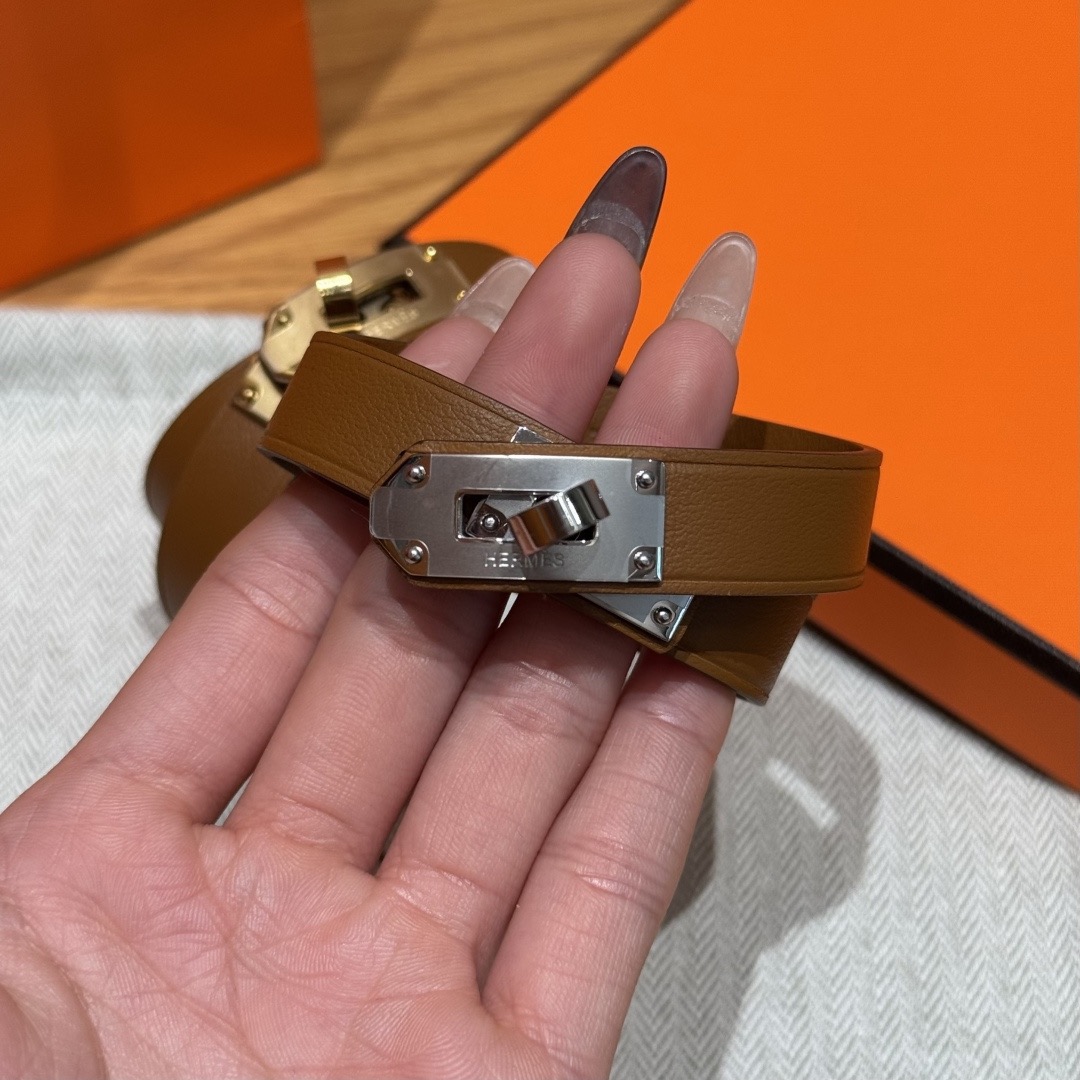 集合图🥳迷你Kelly 双圈手镯Swift 小牛皮双圈手镯，镀金迷你kelly锁扣，法国制作🇫🇷size