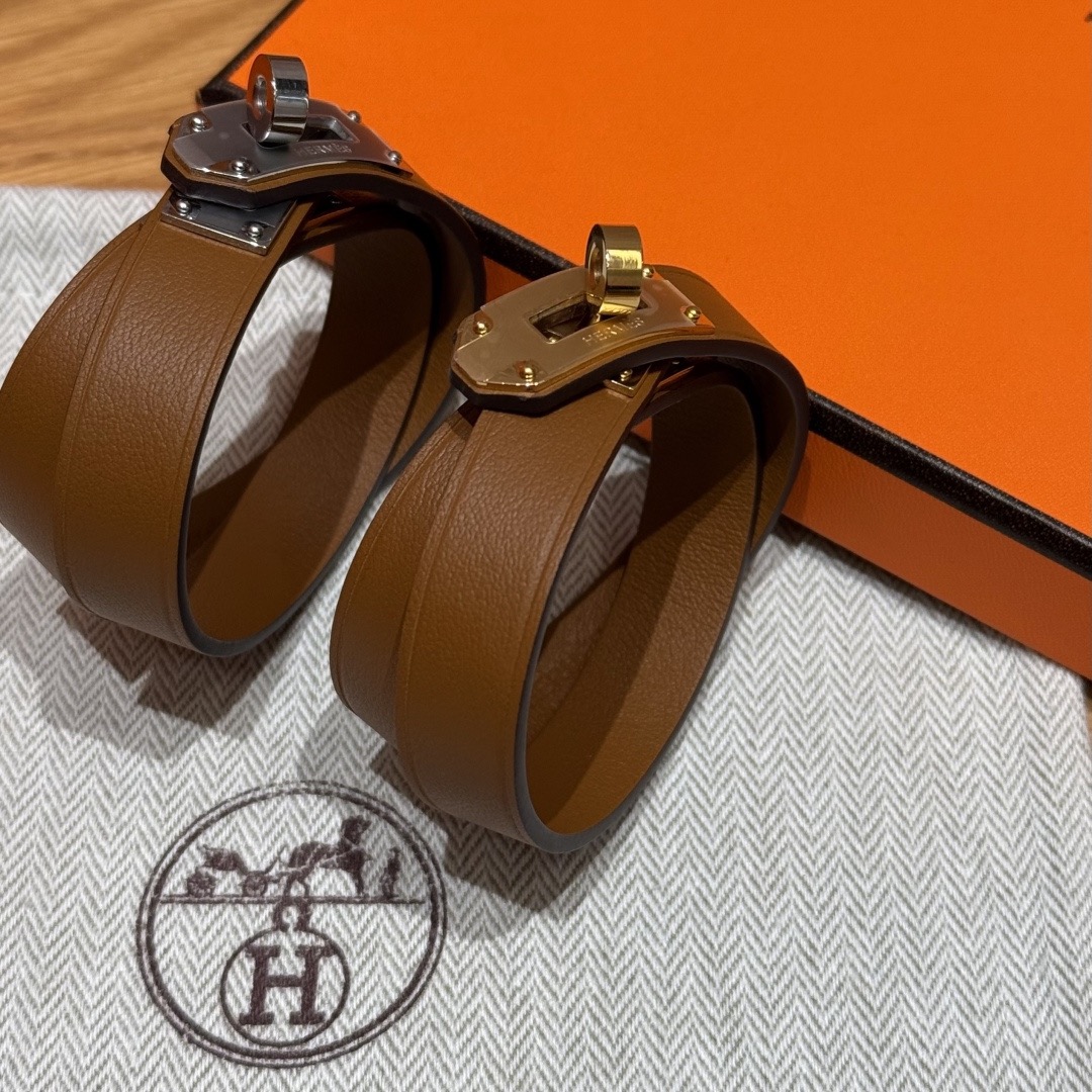 集合图🥳迷你Kelly 双圈手镯Swift 小牛皮双圈手镯，镀金迷你kelly锁扣，法国制作🇫🇷size