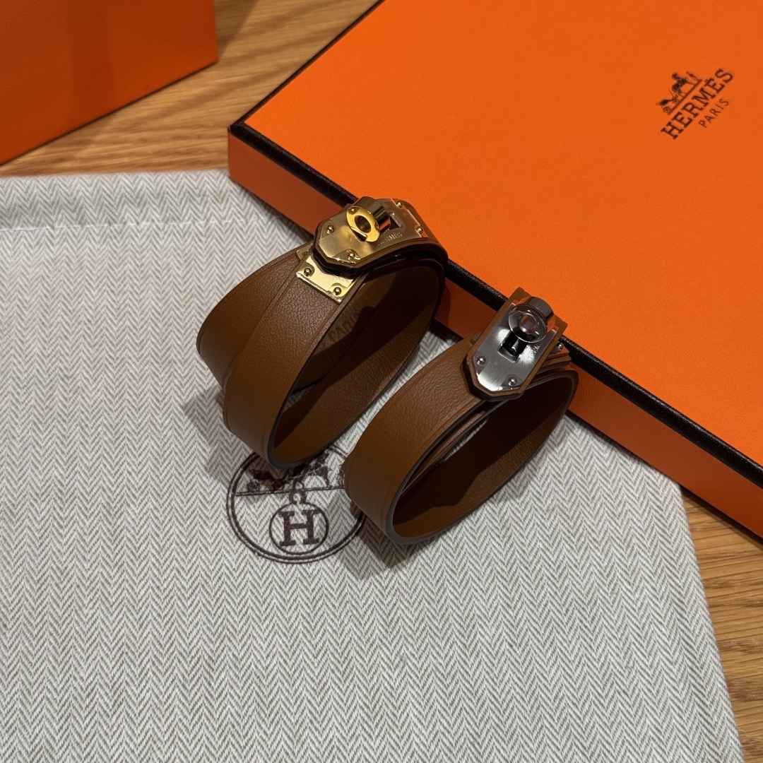 集合图🥳迷你Kelly 双圈手镯Swift 小牛皮双圈手镯，镀金迷你kelly锁扣，法国制作🇫🇷size