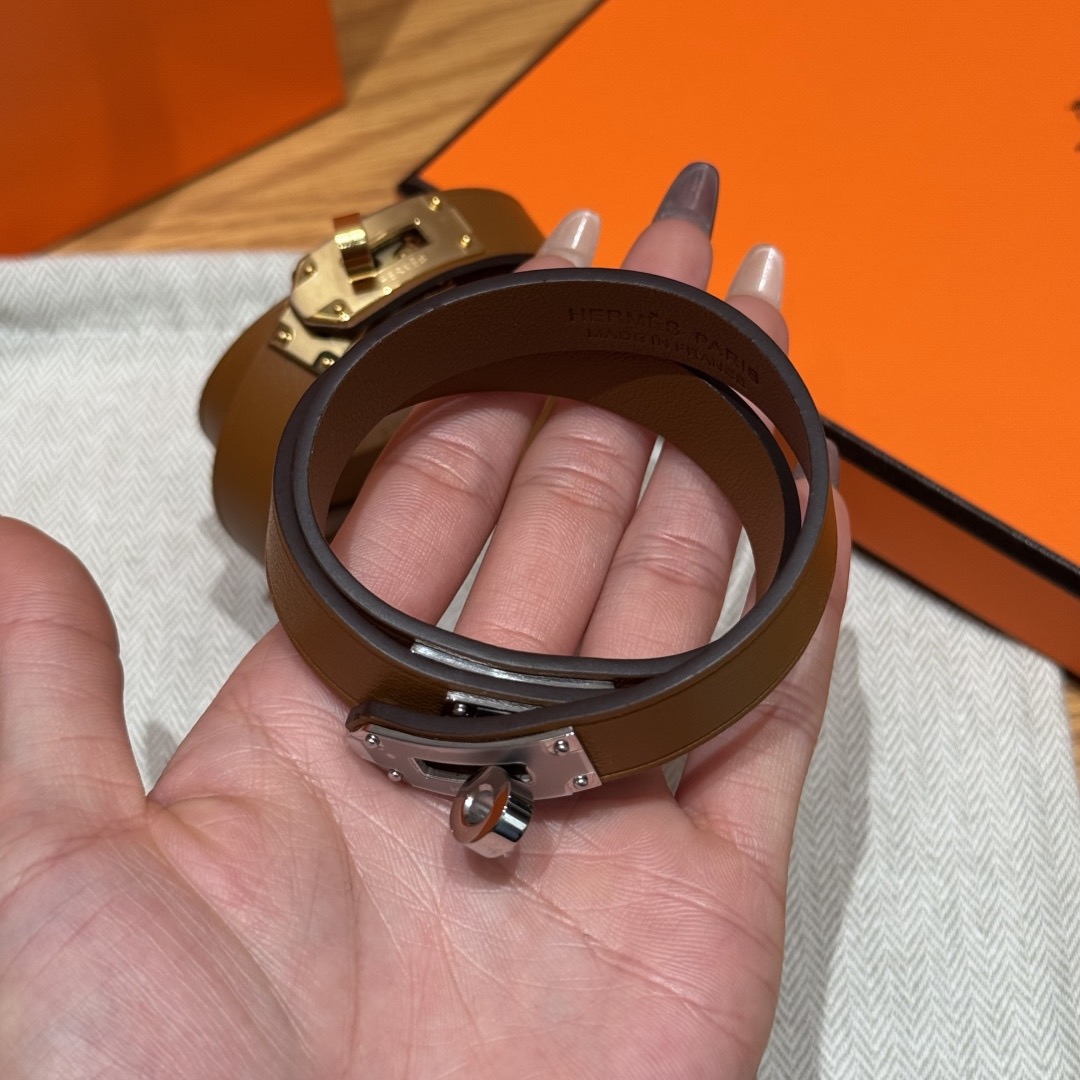 集合图🥳迷你Kelly 双圈手镯Swift 小牛皮双圈手镯，镀金迷你kelly锁扣，法国制作🇫🇷size