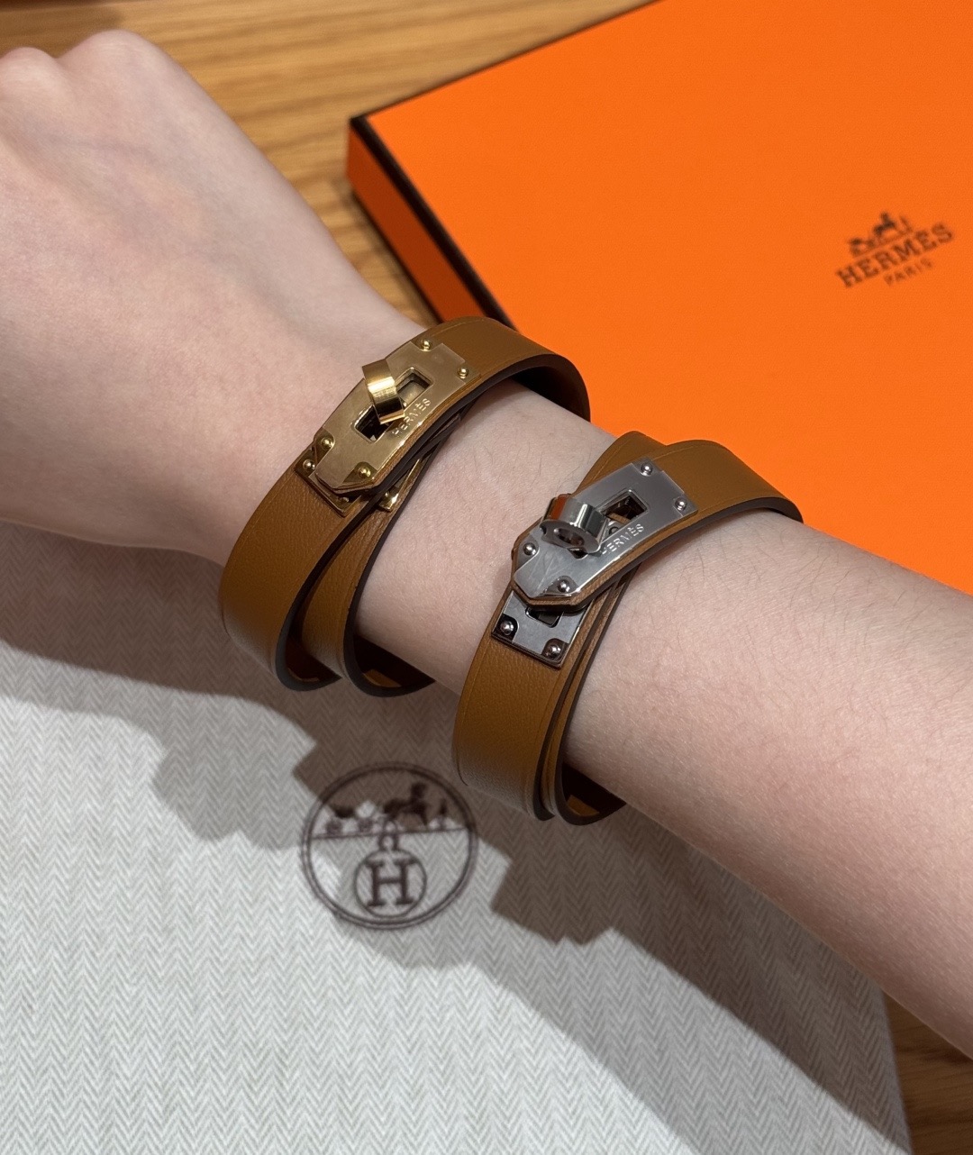 集合图🥳迷你Kelly 双圈手镯Swift 小牛皮双圈手镯，镀金迷你kelly锁扣，法国制作🇫🇷size