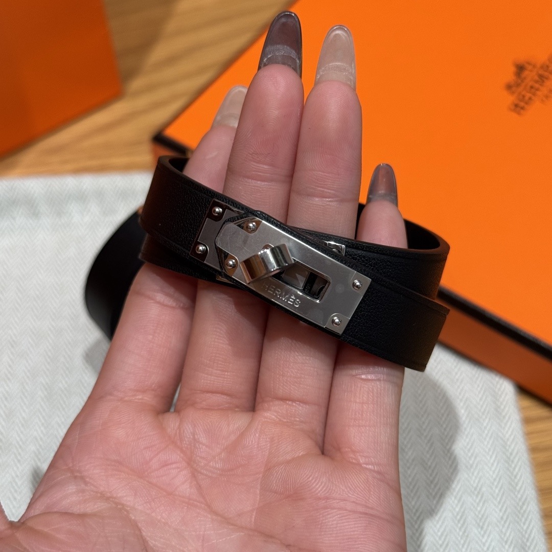 集合图🥳迷你Kelly 双圈手镯Swift 小牛皮双圈手镯，镀金迷你kelly锁扣，法国制作🇫🇷size