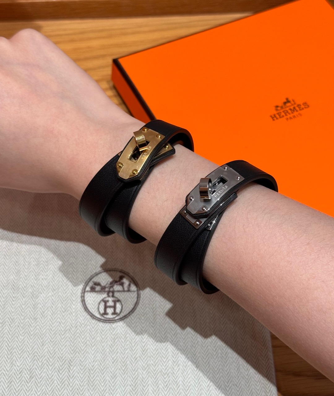 集合图🥳迷你Kelly 双圈手镯Swift 小牛皮双圈手镯，镀金迷你kelly锁扣，法国制作🇫🇷size