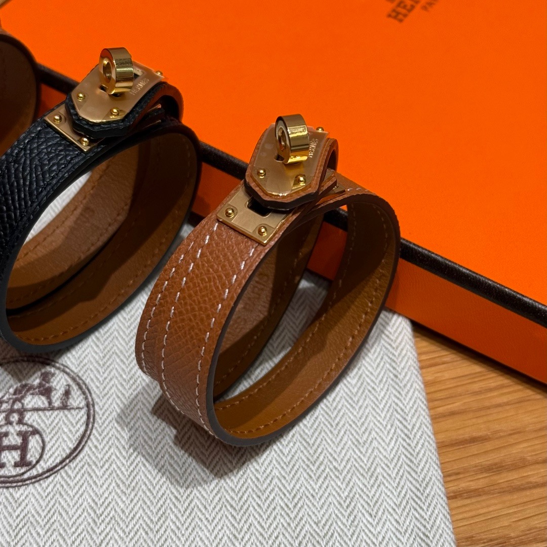 集合图🥳迷你Kelly 双圈手镯Swift 小牛皮双圈手镯，镀金迷你kelly锁扣，法国制作🇫🇷size