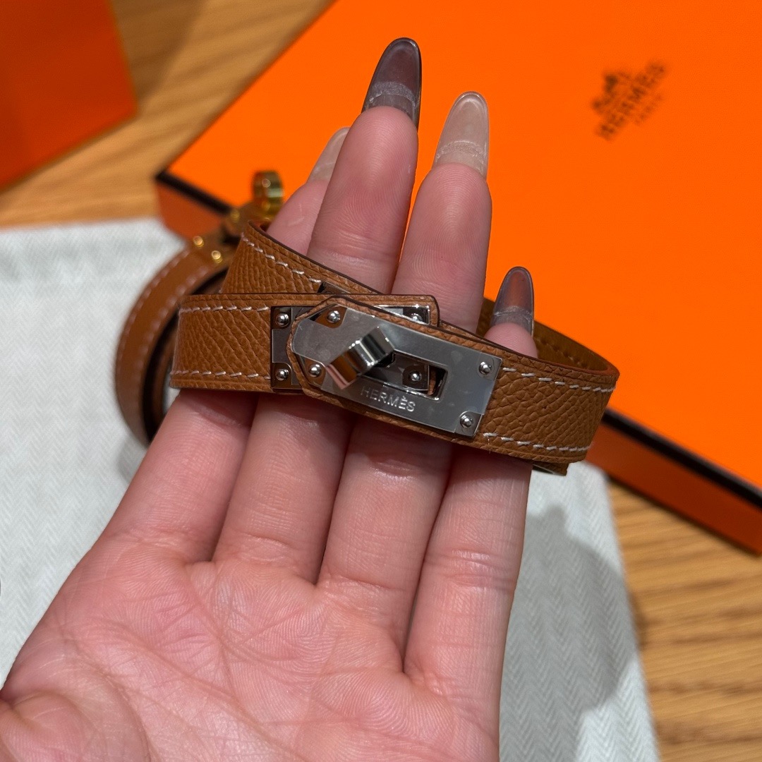 集合图🥳迷你Kelly 双圈手镯Swift 小牛皮双圈手镯，镀金迷你kelly锁扣，法国制作🇫🇷size