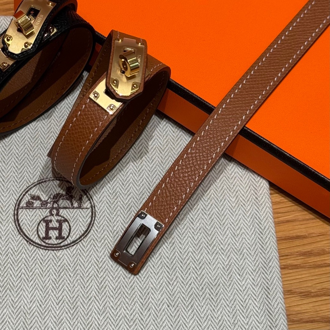 集合图🥳迷你Kelly 双圈手镯Swift 小牛皮双圈手镯，镀金迷你kelly锁扣，法国制作🇫🇷size