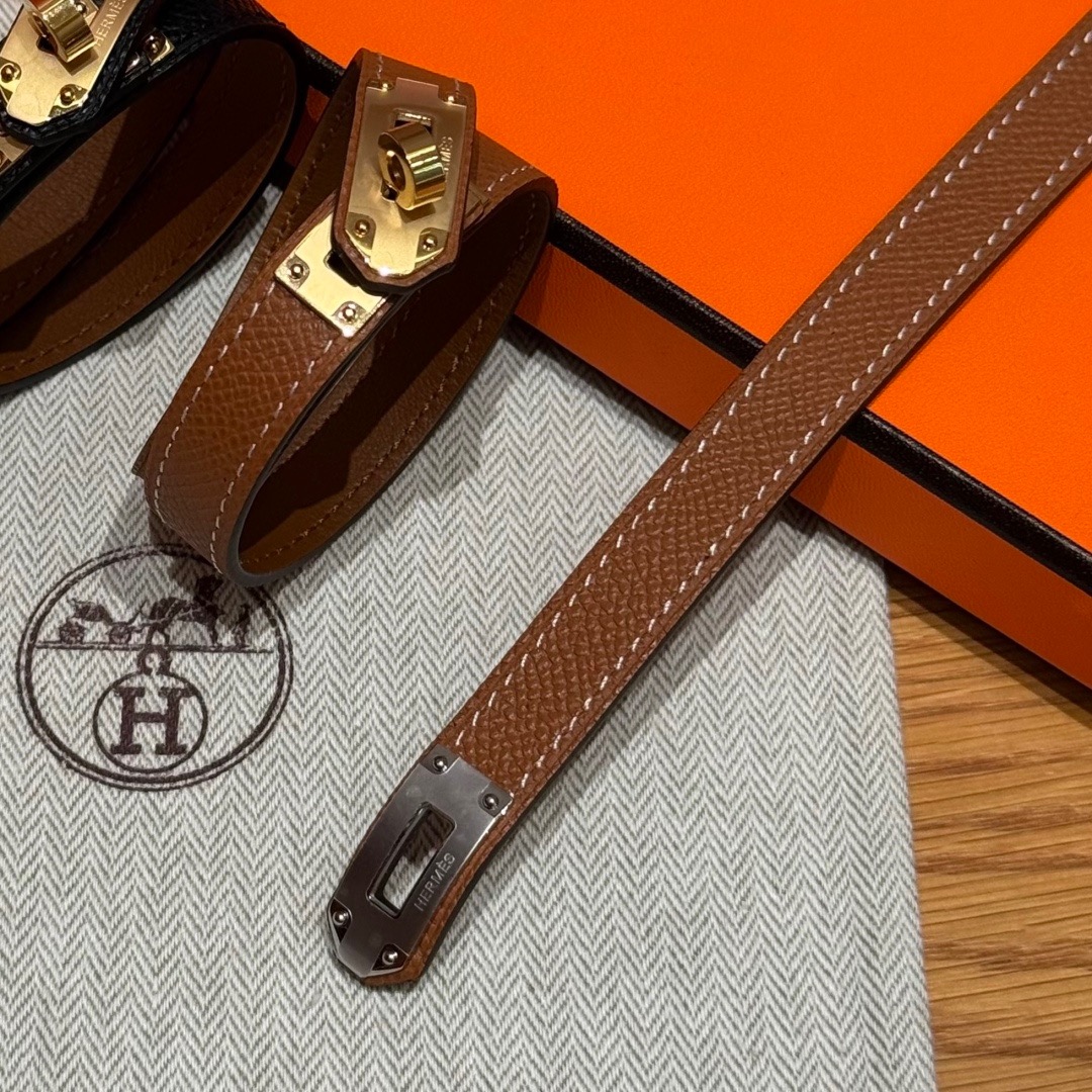 集合图🥳迷你Kelly 双圈手镯Swift 小牛皮双圈手镯，镀金迷你kelly锁扣，法国制作🇫🇷size