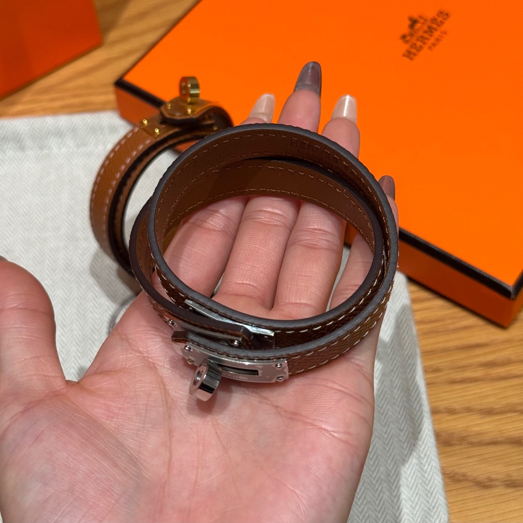 集合图🥳迷你Kelly 双圈手镯Swift 小牛皮双圈手镯，镀金迷你kelly锁扣，法国制作🇫🇷size