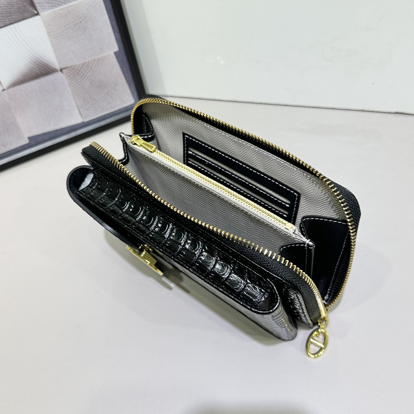 新款Hermes全皮手机包，钱包可手拎单肩斜挎，多功能肩带可拆卸，可以调节长短尺寸：11*5*19cm1