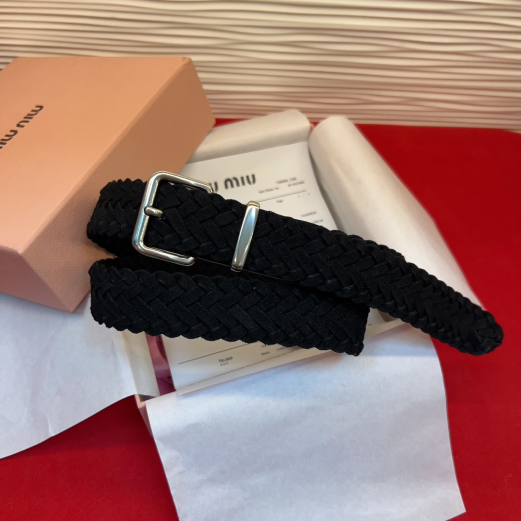 NO:741967,Original order Spring and Autumn classic belt style, full of texture, unique style, fashionable and casual and cool. Achieve slimming effect, one size fits all 3.0cm. Woven deer velvet fabric, belt19860909原单 春秋经典腰带款质感十足 独特风格 时髦中带着随性和酷感.达到修身效果3.0Cm均码.编织鹿绒面料,皮带,Belt