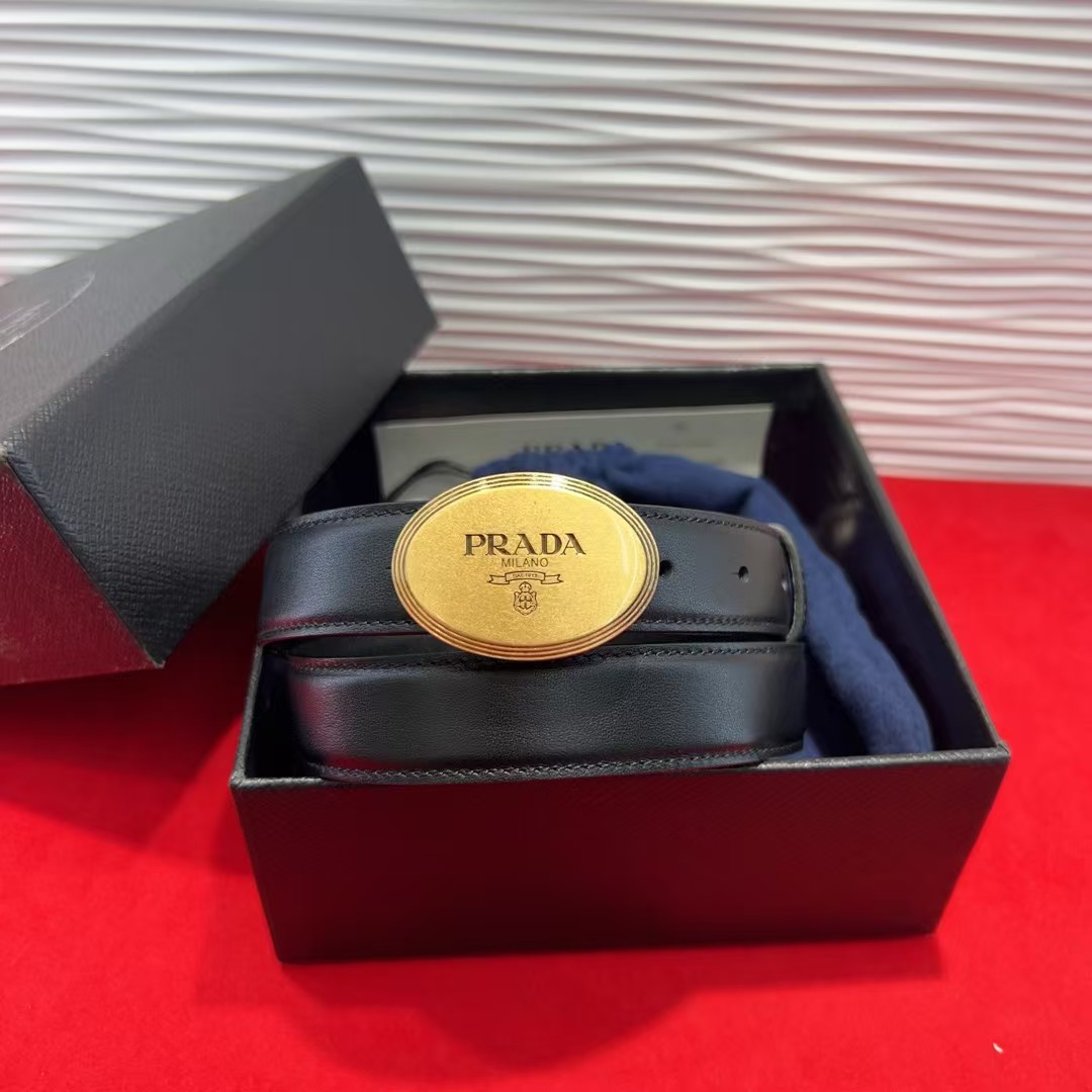 NO:741959,Original cowhide leather belt, fluorescent white slim version, can be matched with classic suit jackets and skirts, adding elegance. 2.5cm.75 to 100 euros, belts, skirts, jackets & coats, business suits, cowhide19860909原单 牛皮头层腰带 荧光白纤细版型,可搭配经典西装外套、裙装,增添高雅气质2.5Cm.75一100欧,皮带,skirts,jackets & coats,business suit,cowhide,Belt