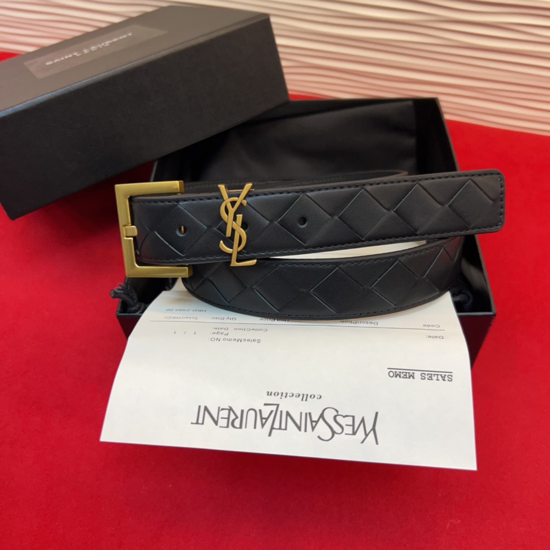 NO:741955,Original order Since the moment Yves Saint Laurent YSL was born, it has left a colorful, romantic and elegant image in people's hearts. It is classic but not unconventional. This Yves Saint Laurent YSL women's belt has a retro finely carved metal buckle that blends retro style with modern fashion. It is presented just right and is a popular standard fashion item!  3.0Cm. One size fits all, belt, saint laurent, saint laurent19860909原单 伊夫圣罗兰YSL自诞生的那一刻起,就在人们心中留下了色彩缤纷、浪漫高雅的形象,经典而不落俗套是他的特征.圣罗兰YSL这款女款腰带复古精工雕花金属扣将复古风与现代时尚相融合,呈现的恰到好处,时尚标配青睐有加！3.0Cm.均码,皮带,saint laurent,saint laurent,Belt